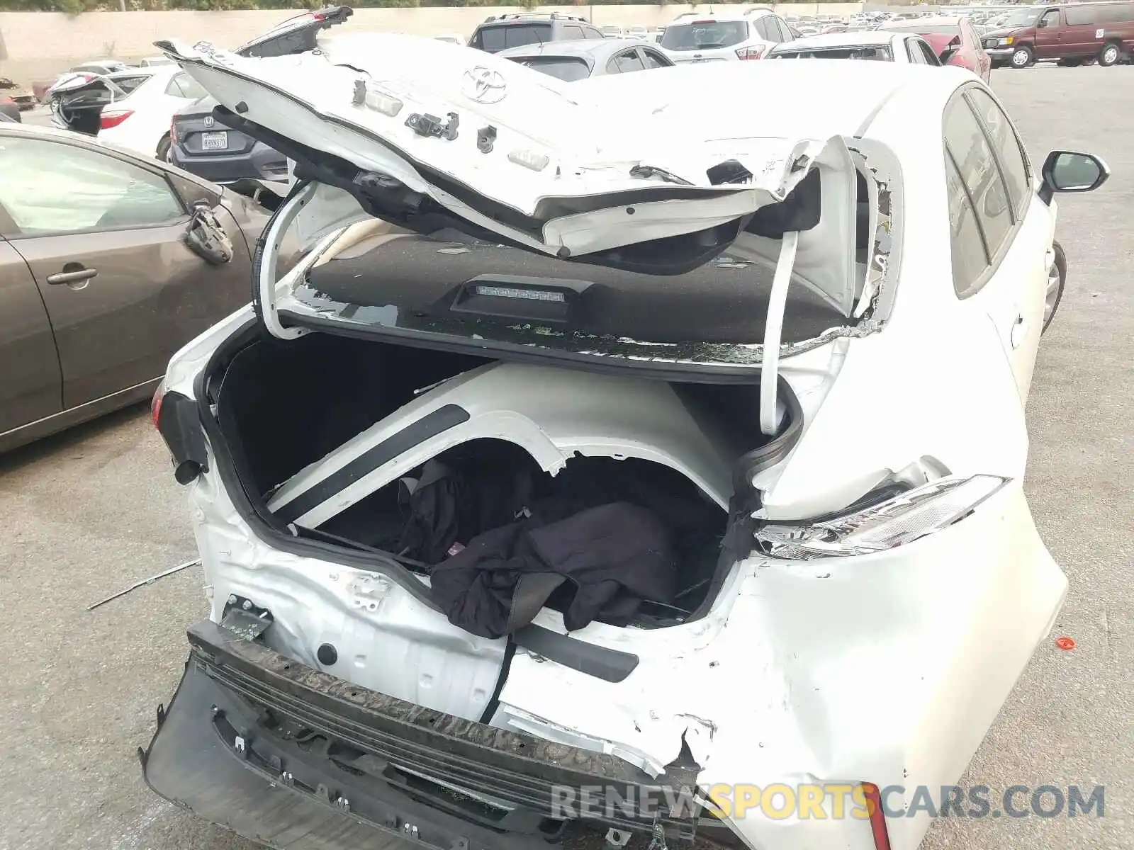 9 Photograph of a damaged car JTDEPRAE4LJ079669 TOYOTA COROLLA 2020