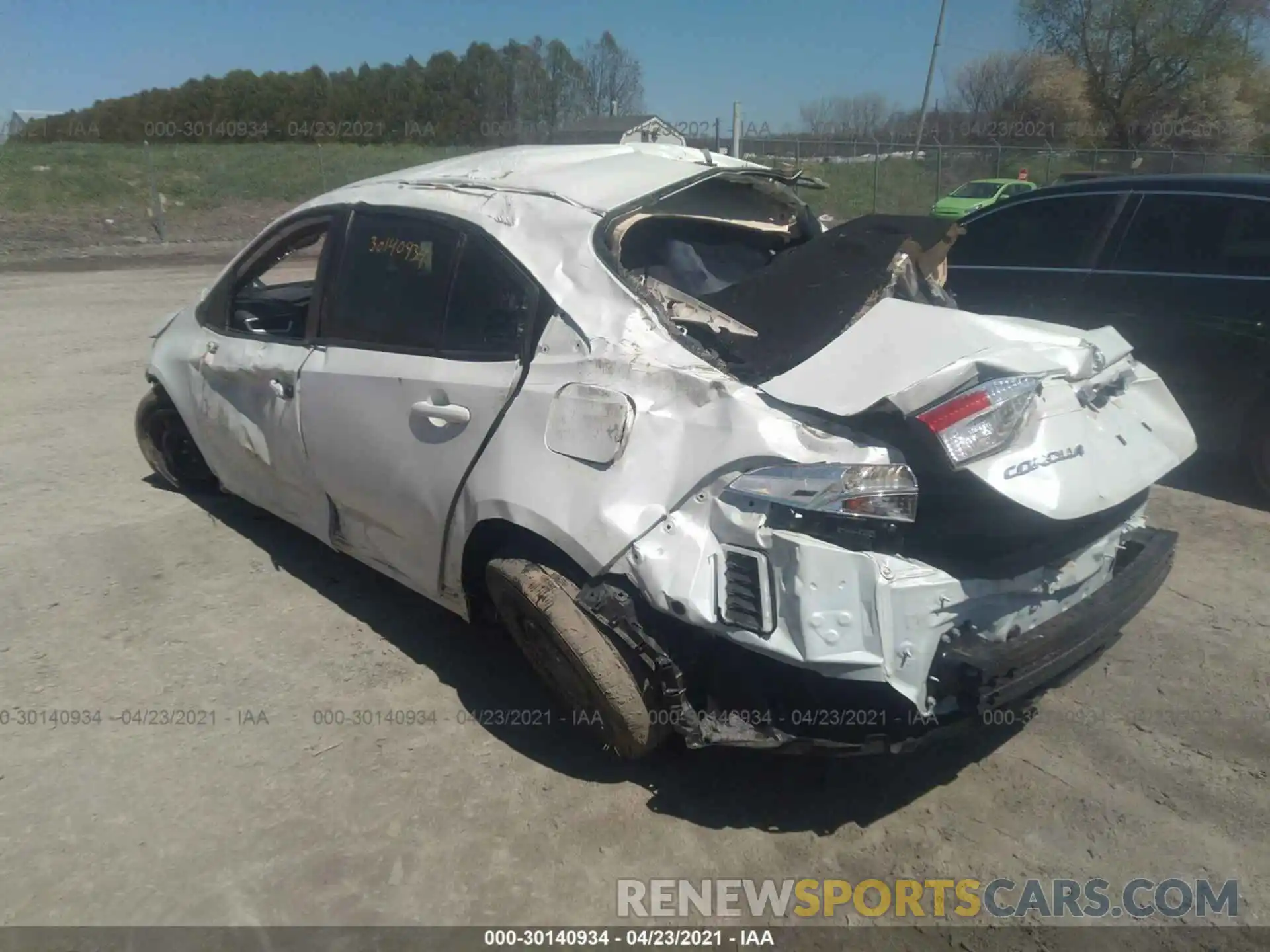 3 Photograph of a damaged car JTDEPRAE4LJ082104 TOYOTA COROLLA 2020