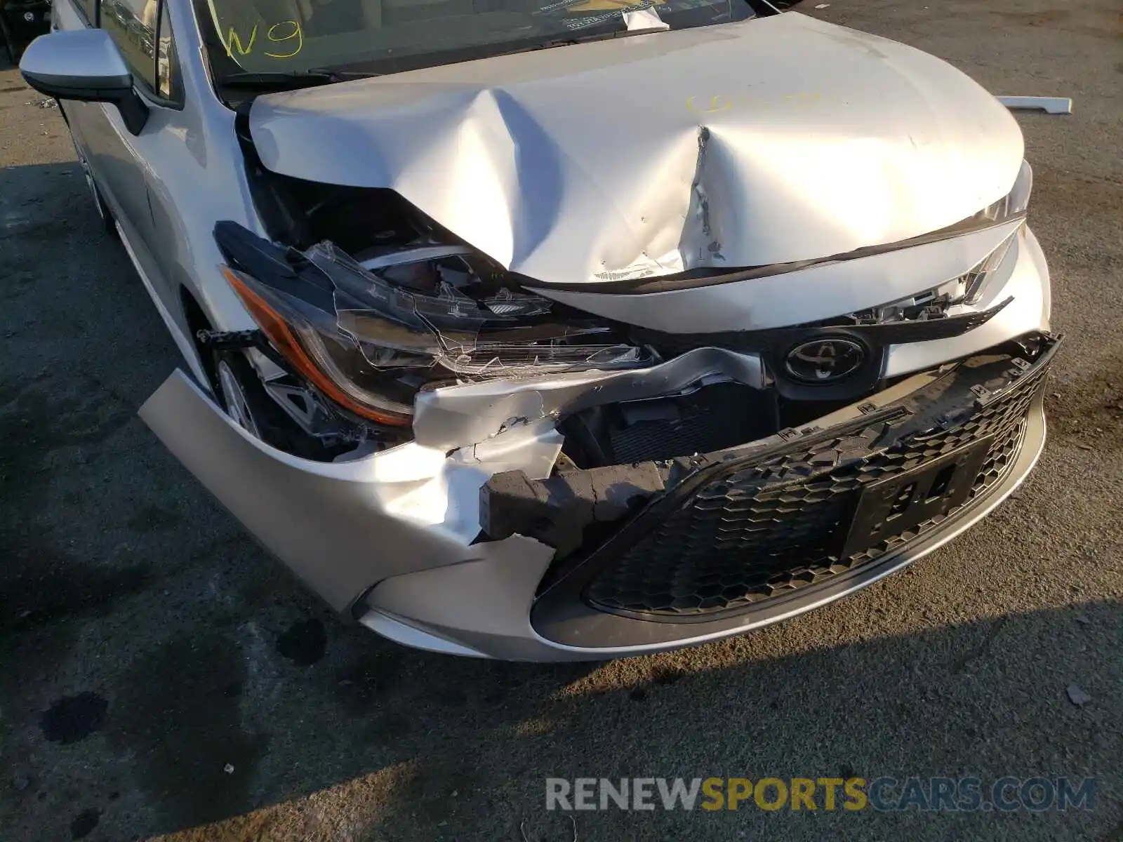 9 Photograph of a damaged car JTDEPRAE4LJ085150 TOYOTA COROLLA 2020