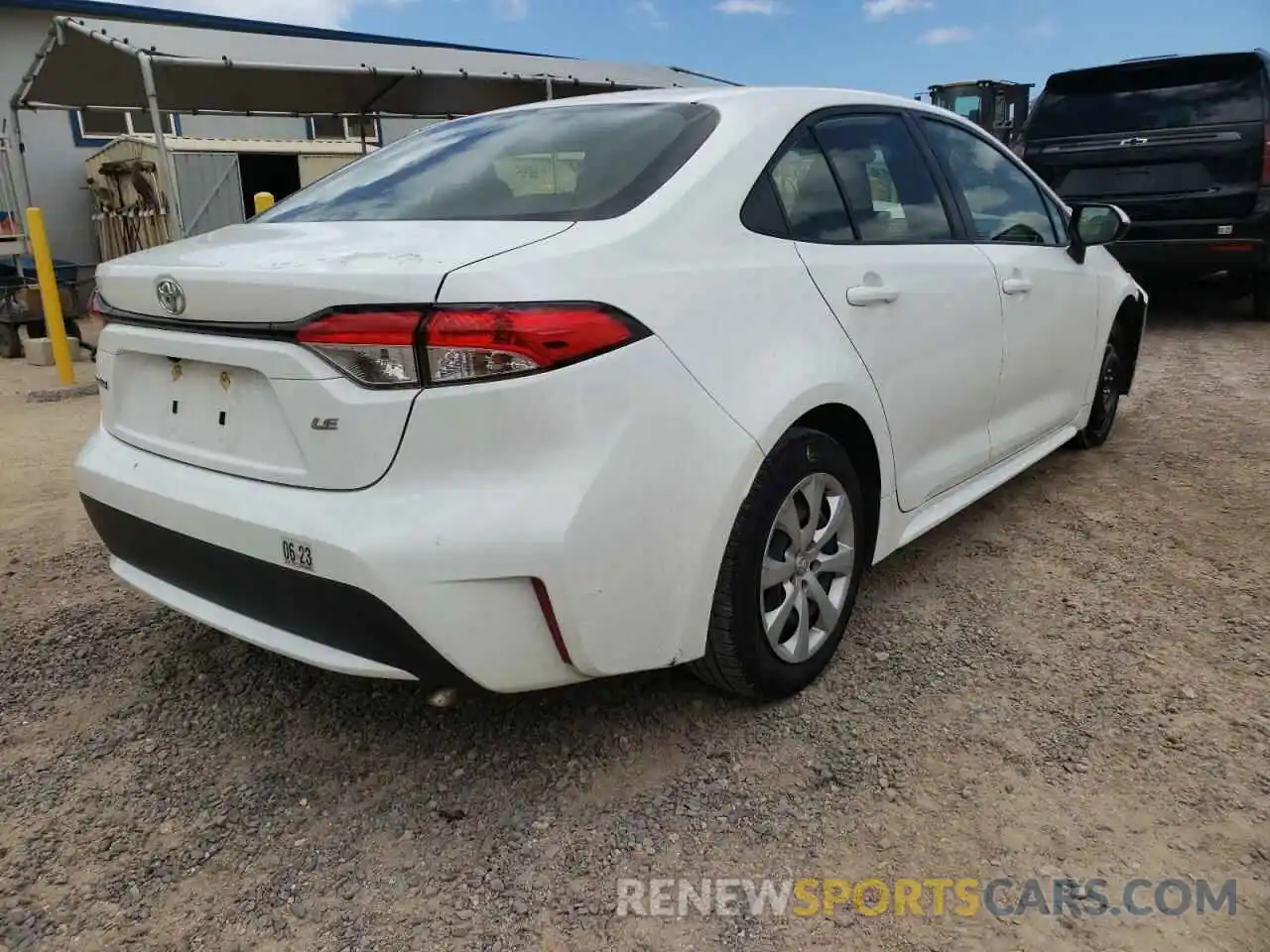 4 Photograph of a damaged car JTDEPRAE4LJ085505 TOYOTA COROLLA 2020