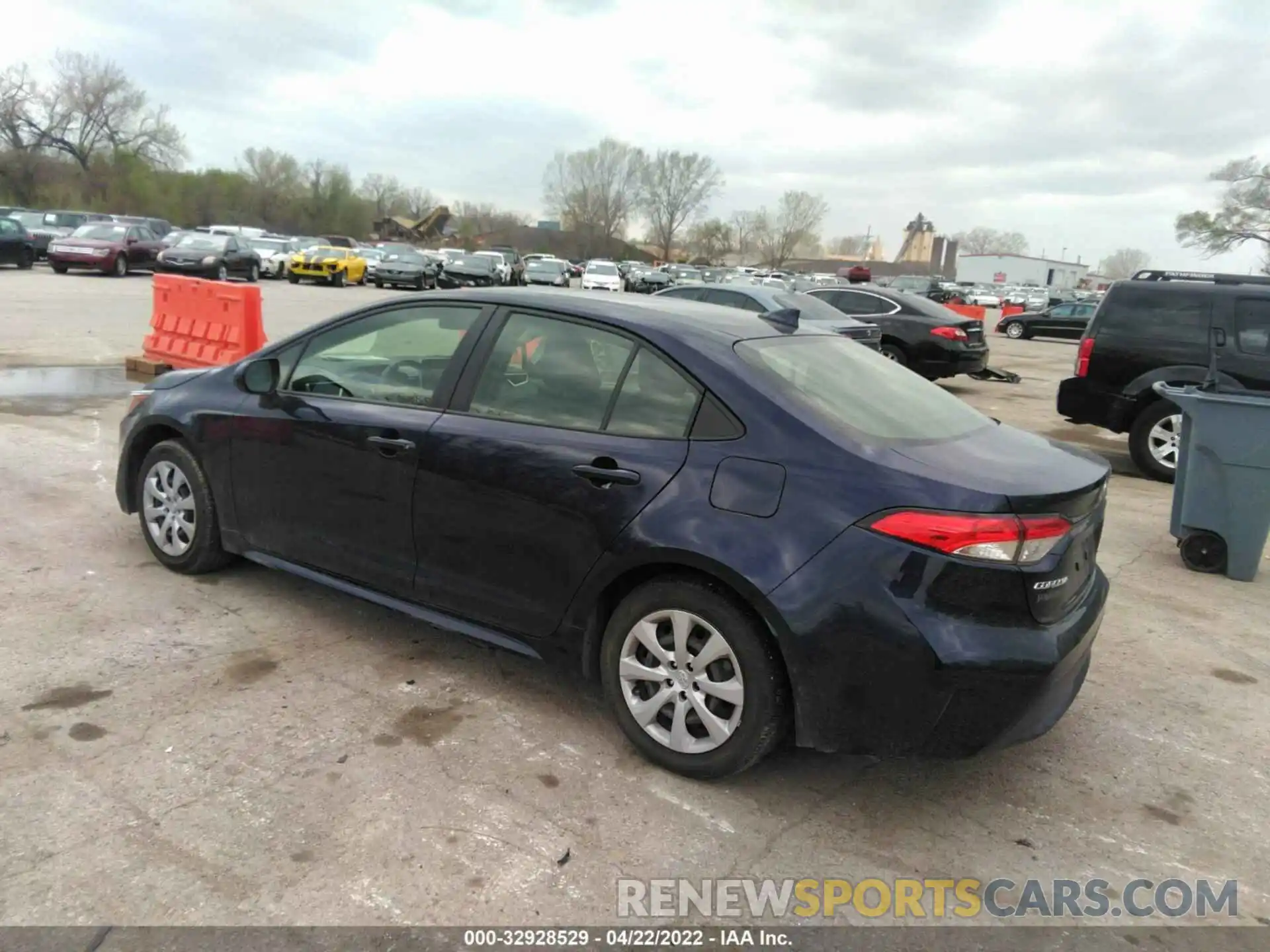 3 Photograph of a damaged car JTDEPRAE4LJ113139 TOYOTA COROLLA 2020