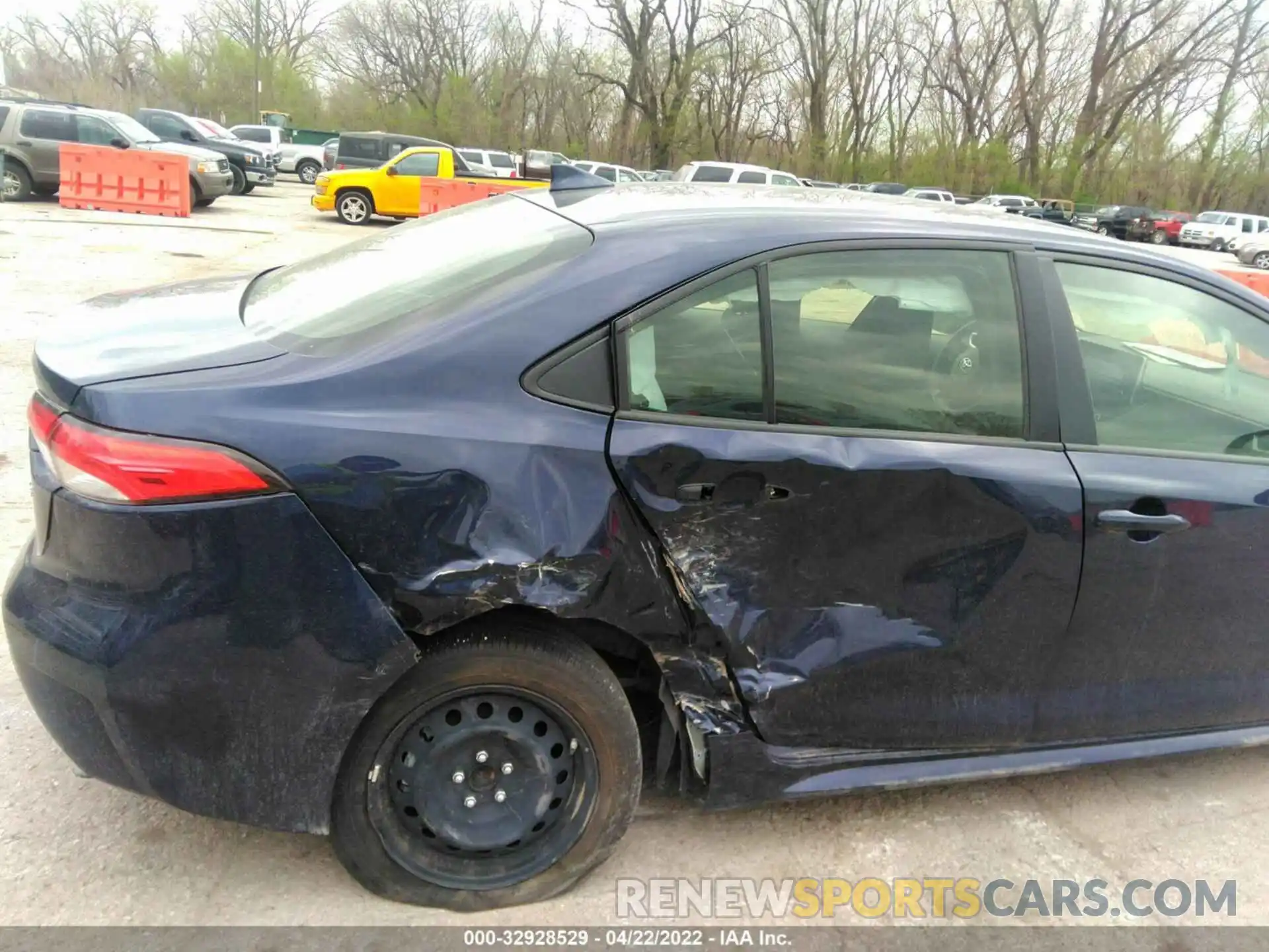 6 Photograph of a damaged car JTDEPRAE4LJ113139 TOYOTA COROLLA 2020