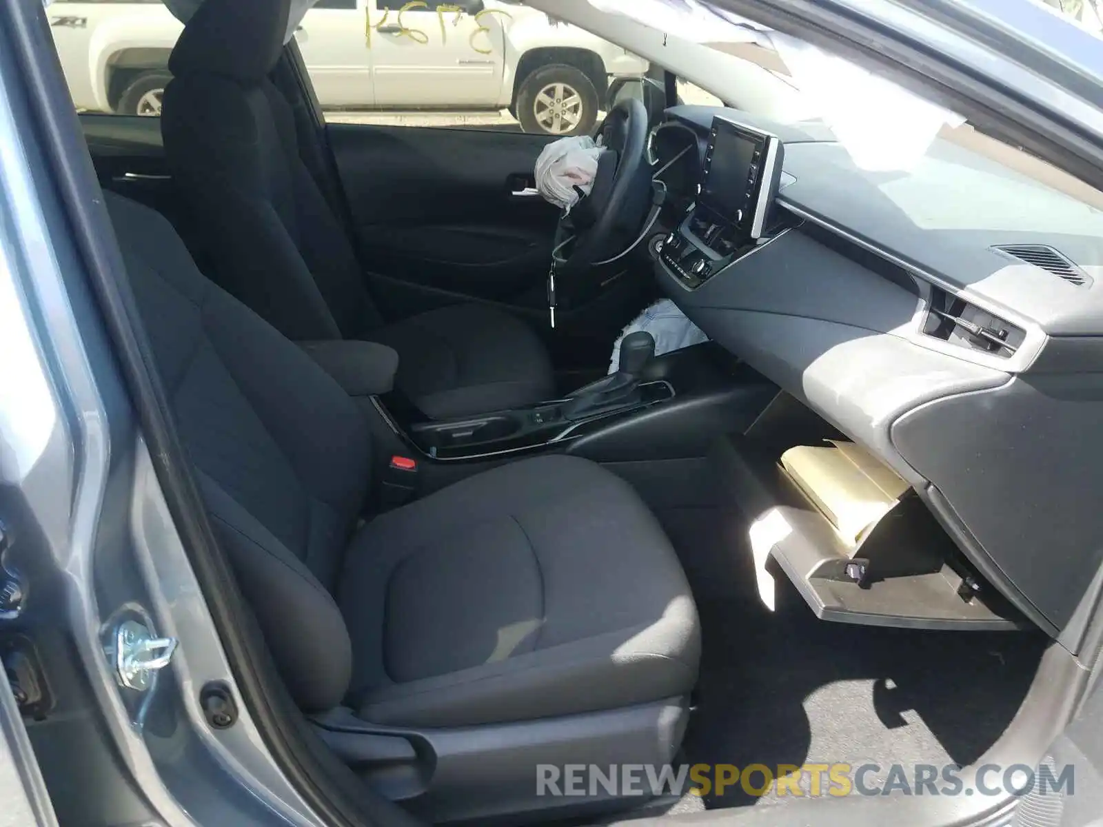 5 Photograph of a damaged car JTDEPRAE4LJ113531 TOYOTA COROLLA 2020