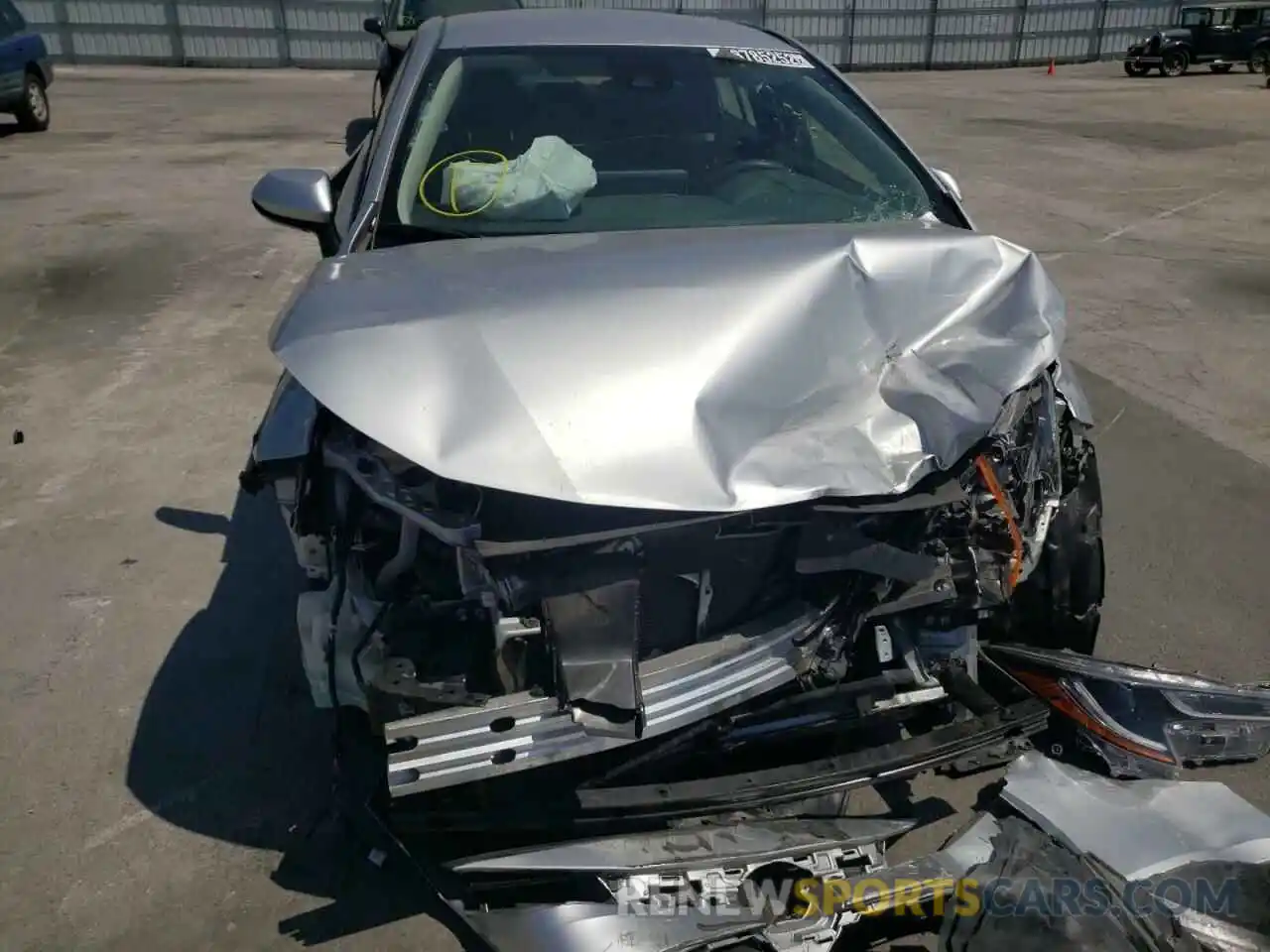 9 Photograph of a damaged car JTDEPRAE4LJ114260 TOYOTA COROLLA 2020