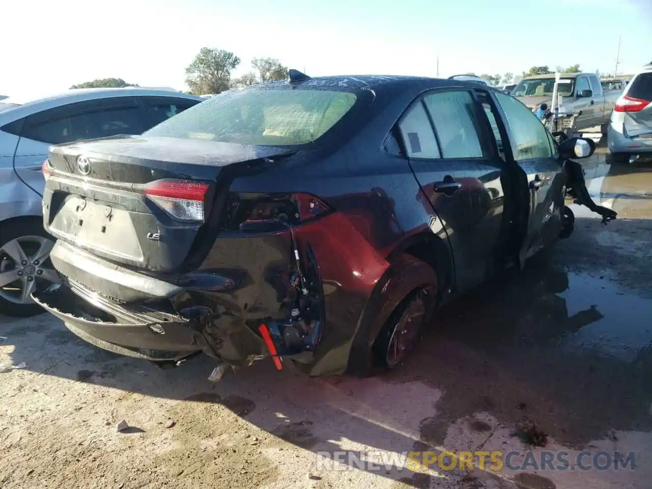 4 Photograph of a damaged car JTDEPRAE4LJ115859 TOYOTA COROLLA 2020