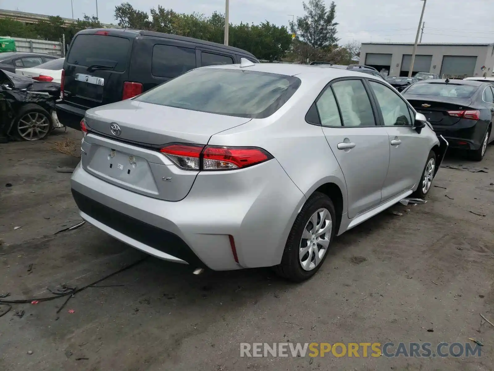 4 Photograph of a damaged car JTDEPRAE4LJ115974 TOYOTA COROLLA 2020