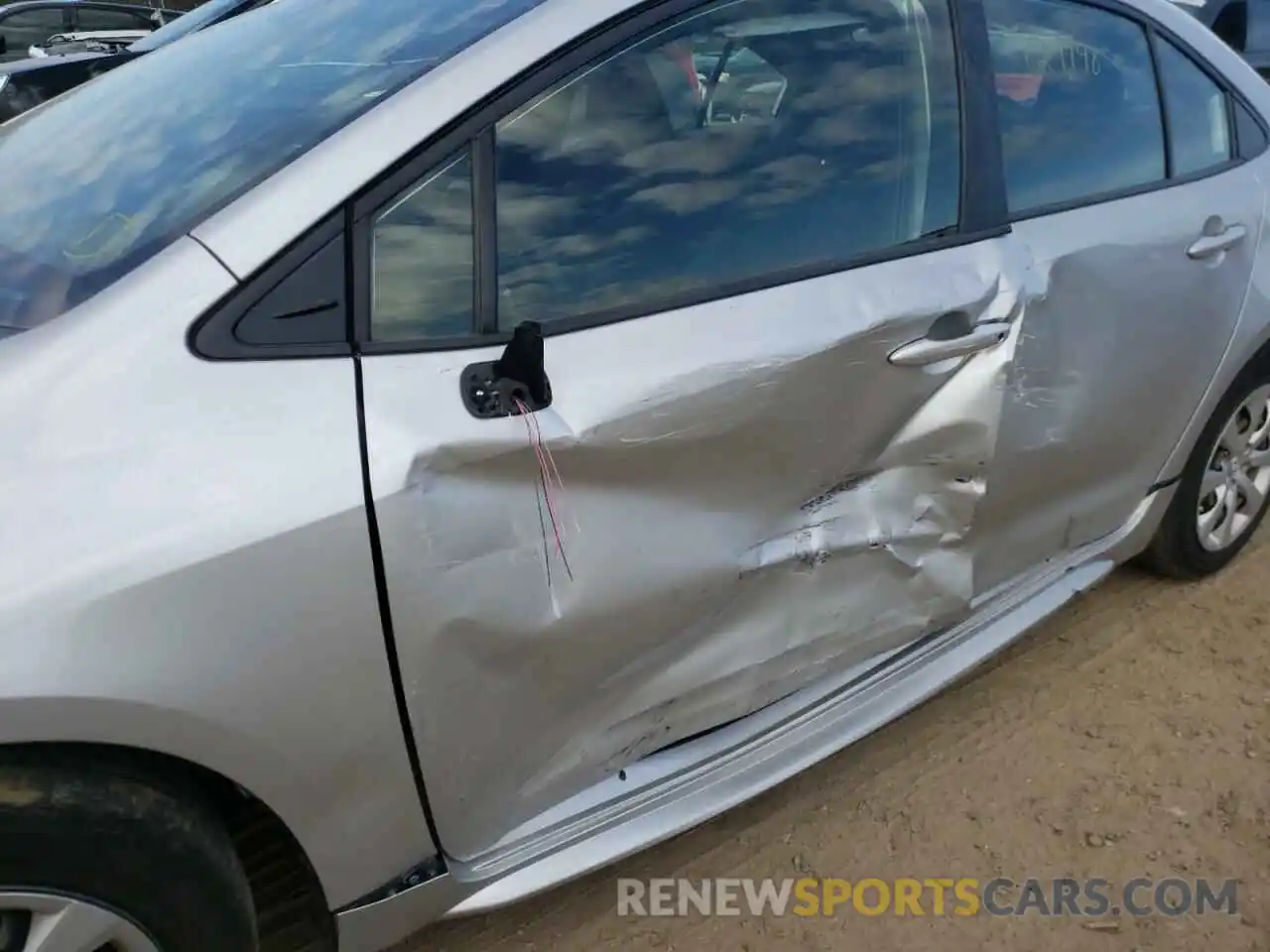 9 Photograph of a damaged car JTDEPRAE5LJ004821 TOYOTA COROLLA 2020