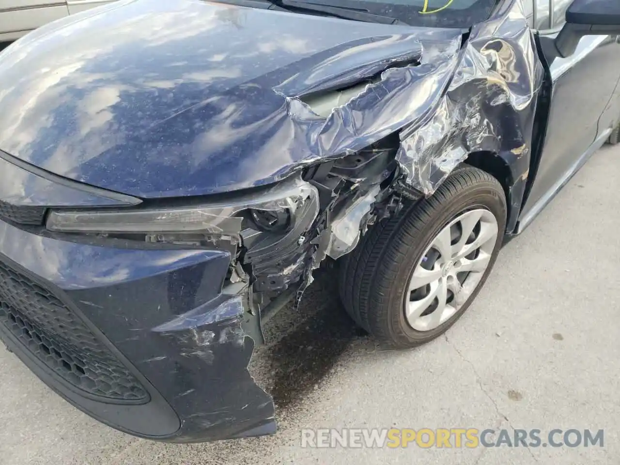 9 Photograph of a damaged car JTDEPRAE5LJ005998 TOYOTA COROLLA 2020