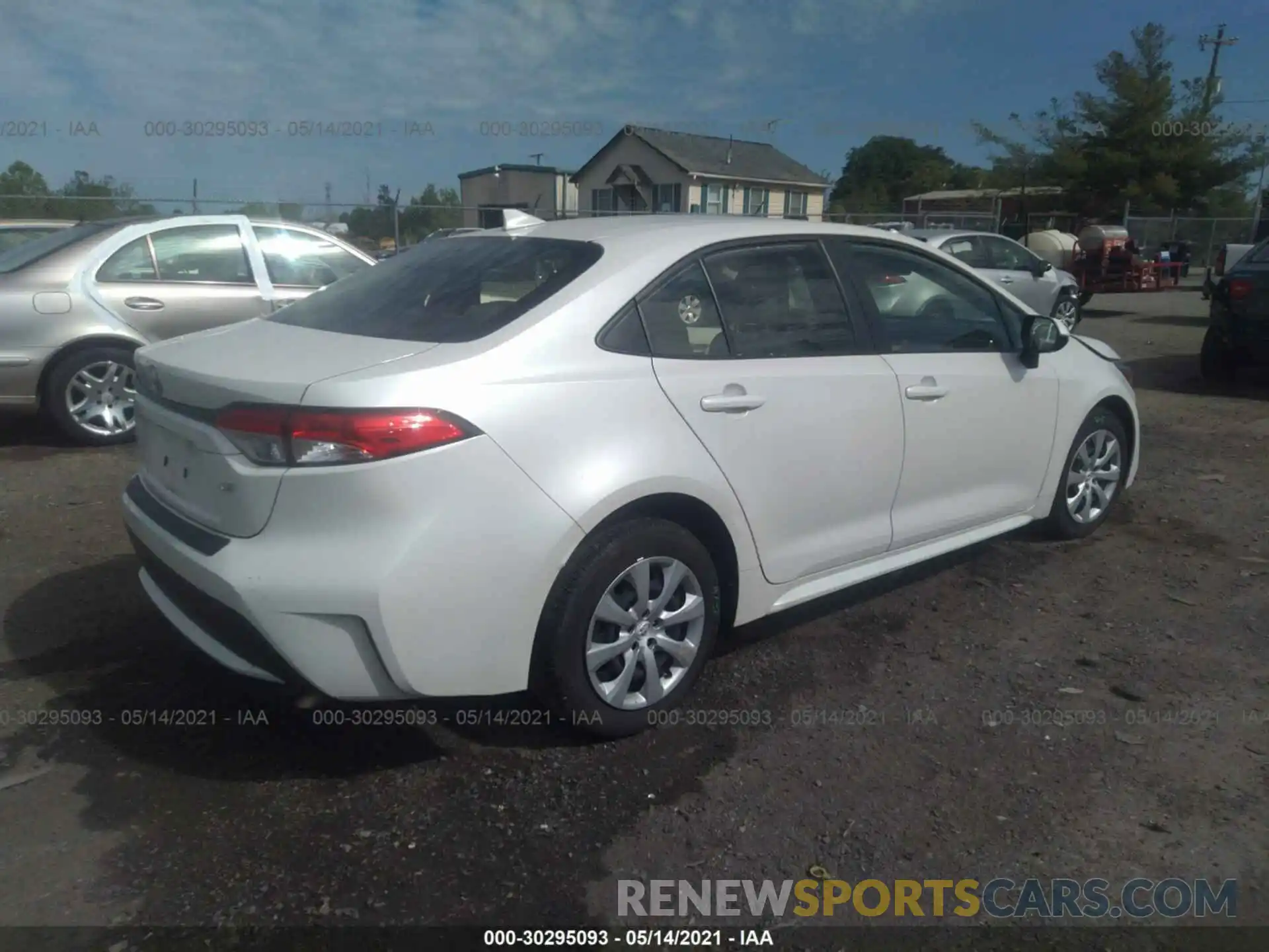 4 Photograph of a damaged car JTDEPRAE5LJ006696 TOYOTA COROLLA 2020