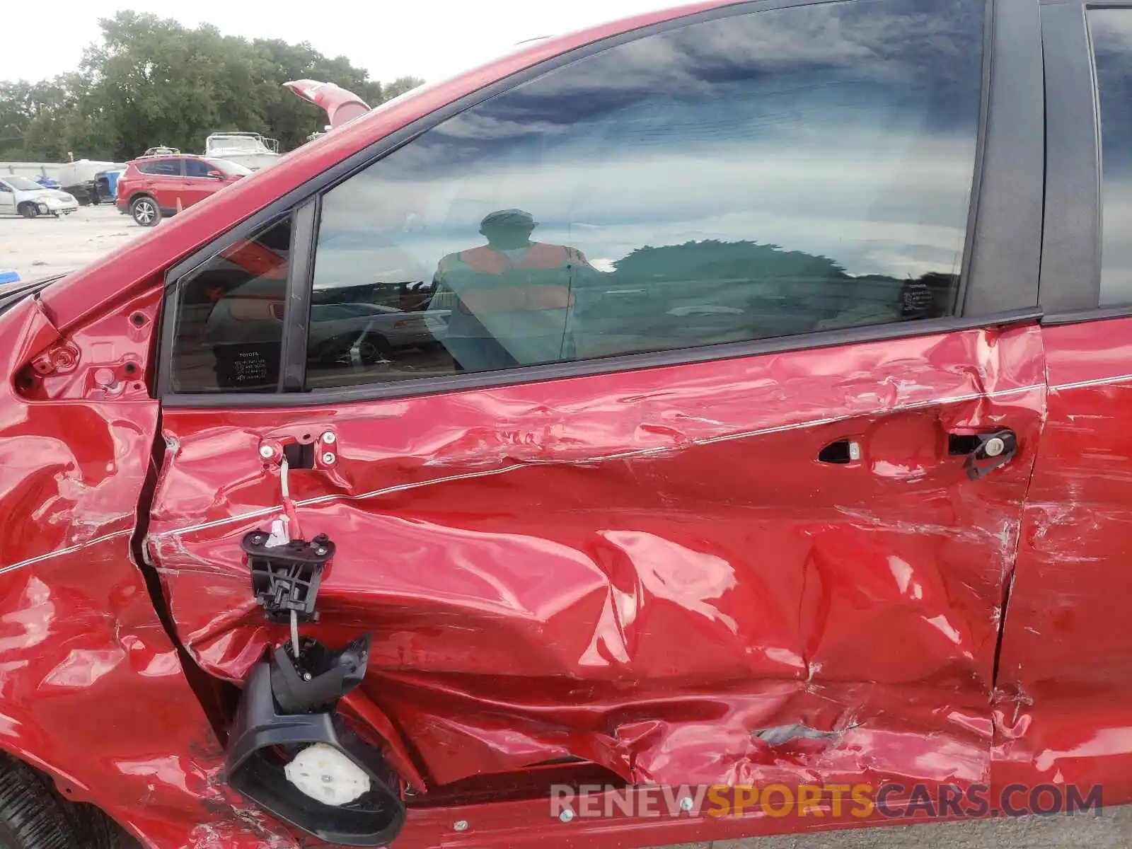 10 Photograph of a damaged car JTDEPRAE5LJ008447 TOYOTA COROLLA 2020