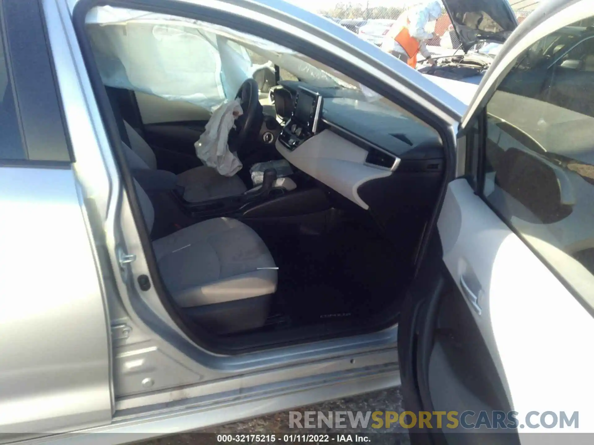 5 Photograph of a damaged car JTDEPRAE5LJ008903 TOYOTA COROLLA 2020