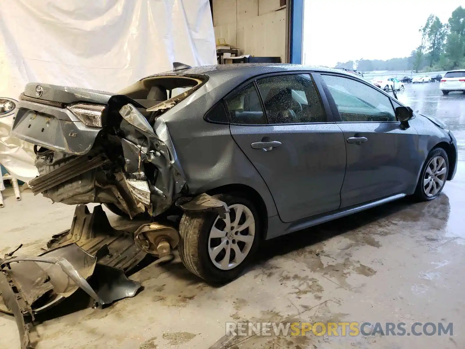 4 Photograph of a damaged car JTDEPRAE5LJ012739 TOYOTA COROLLA 2020