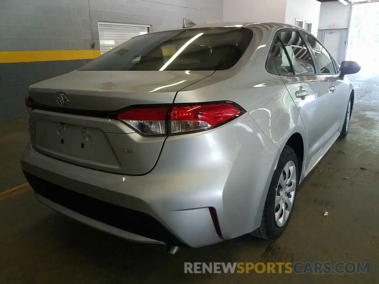 4 Photograph of a damaged car JTDEPRAE5LJ018069 TOYOTA COROLLA 2020