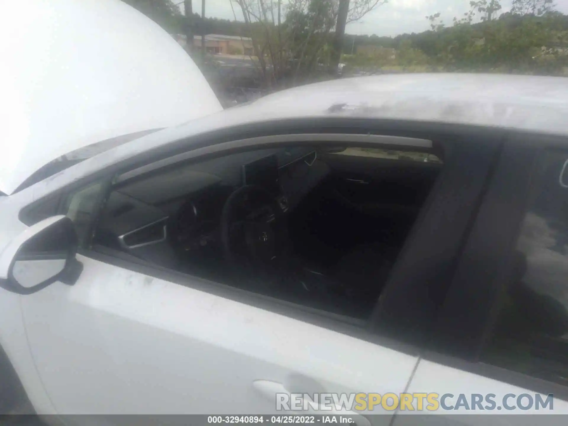 6 Photograph of a damaged car JTDEPRAE5LJ018301 TOYOTA COROLLA 2020