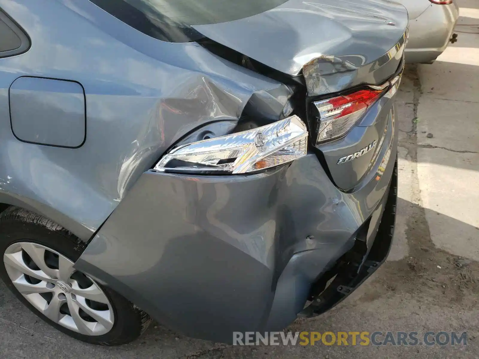 9 Photograph of a damaged car JTDEPRAE5LJ020047 TOYOTA COROLLA 2020