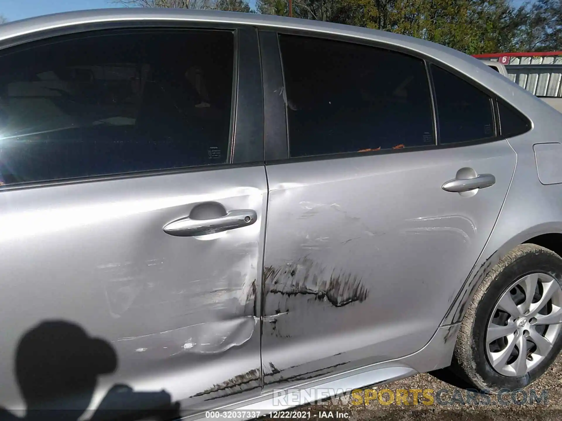 6 Photograph of a damaged car JTDEPRAE5LJ023689 TOYOTA COROLLA 2020