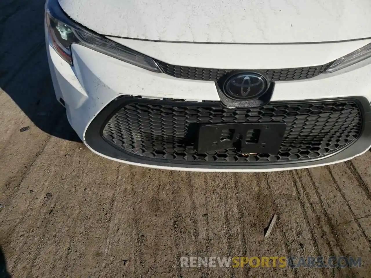 9 Photograph of a damaged car JTDEPRAE5LJ024860 TOYOTA COROLLA 2020