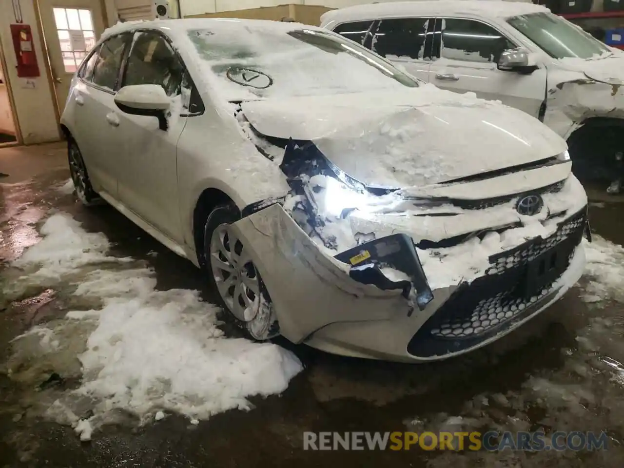 1 Photograph of a damaged car JTDEPRAE5LJ026267 TOYOTA COROLLA 2020