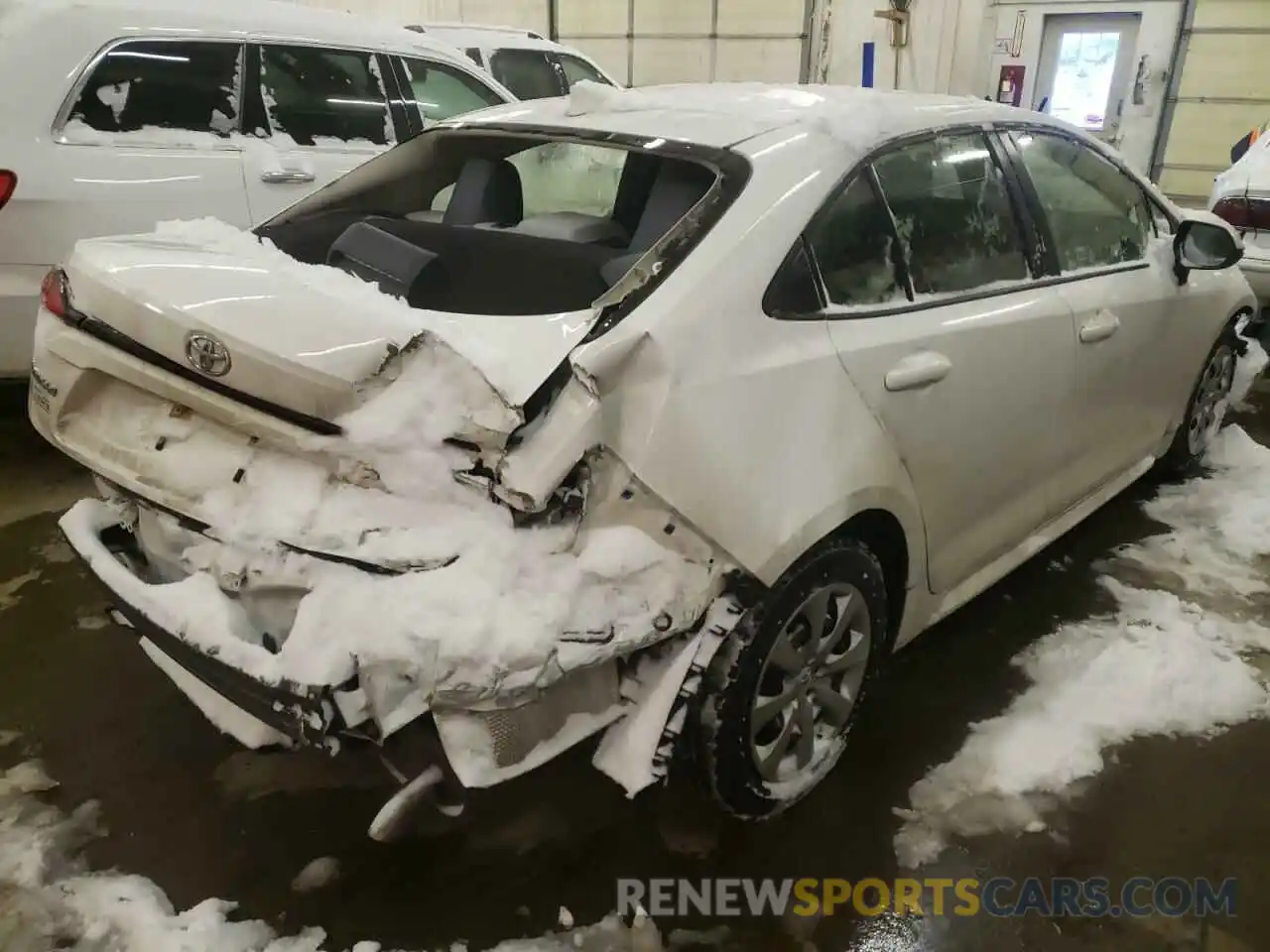 4 Photograph of a damaged car JTDEPRAE5LJ026267 TOYOTA COROLLA 2020