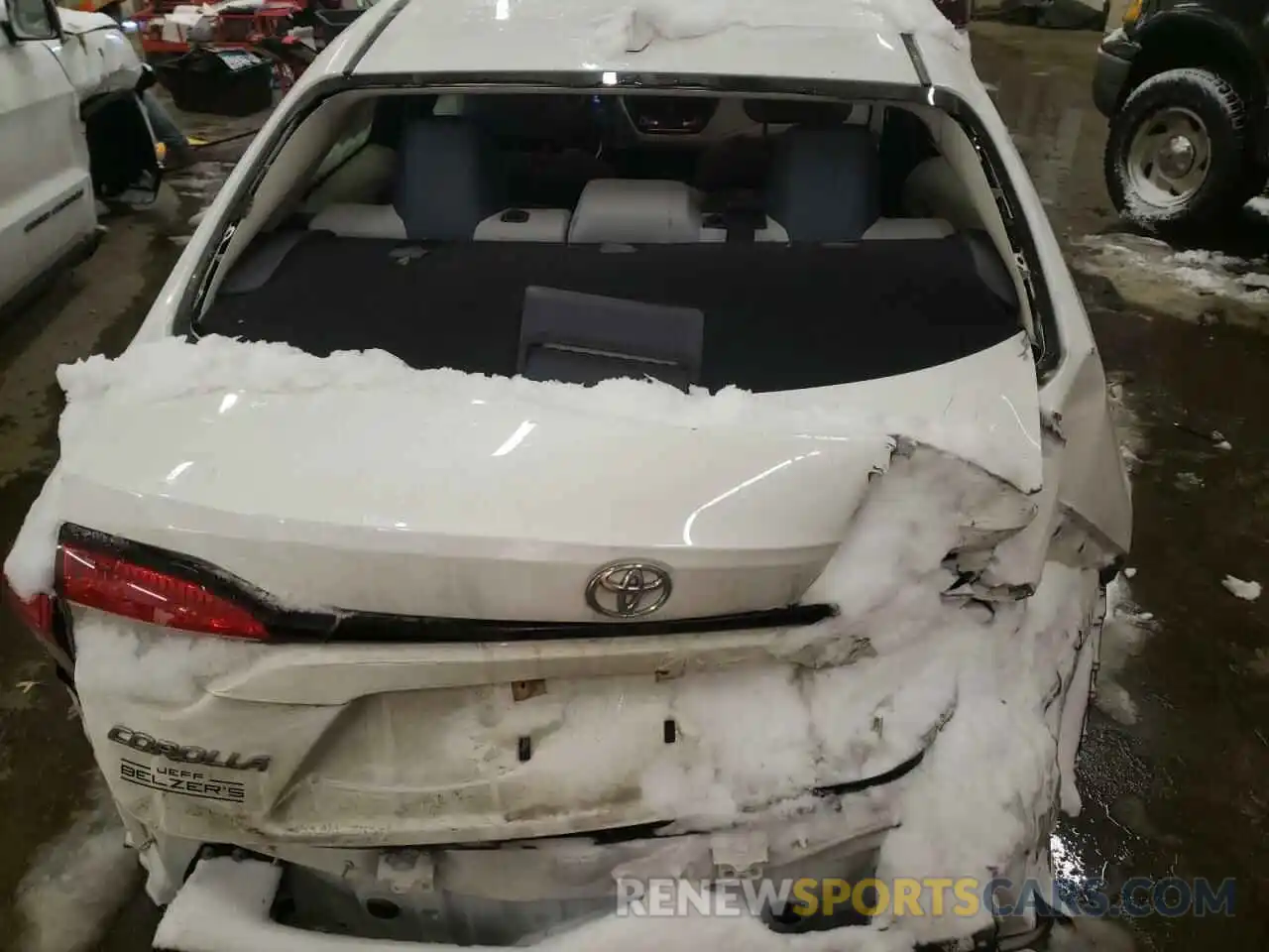 9 Photograph of a damaged car JTDEPRAE5LJ026267 TOYOTA COROLLA 2020