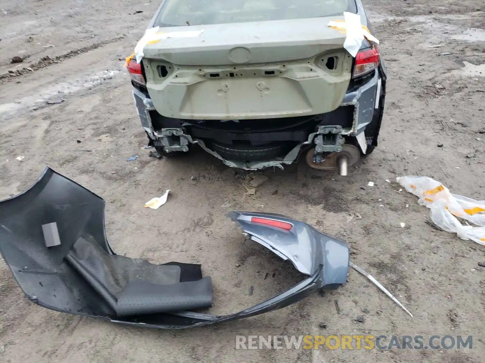 9 Photograph of a damaged car JTDEPRAE5LJ026771 TOYOTA COROLLA 2020