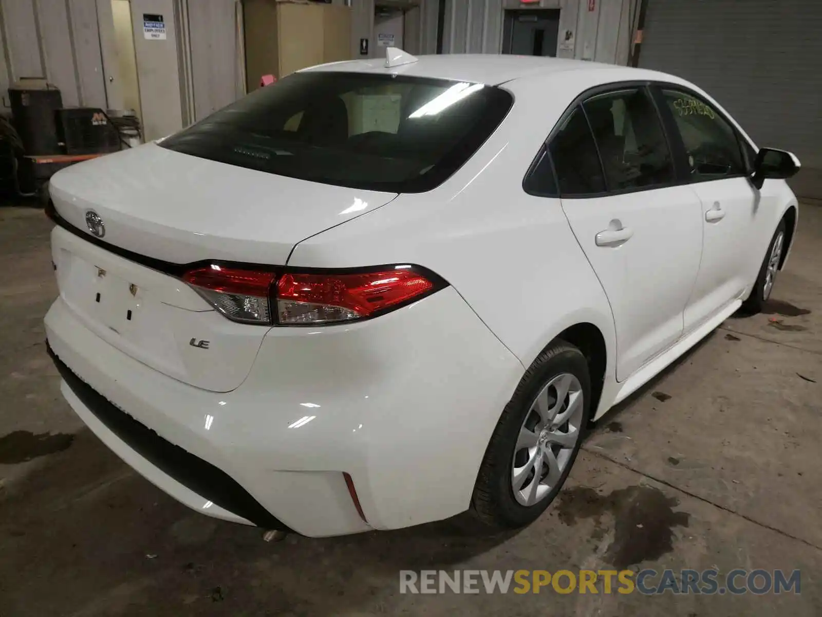 4 Photograph of a damaged car JTDEPRAE5LJ027564 TOYOTA COROLLA 2020