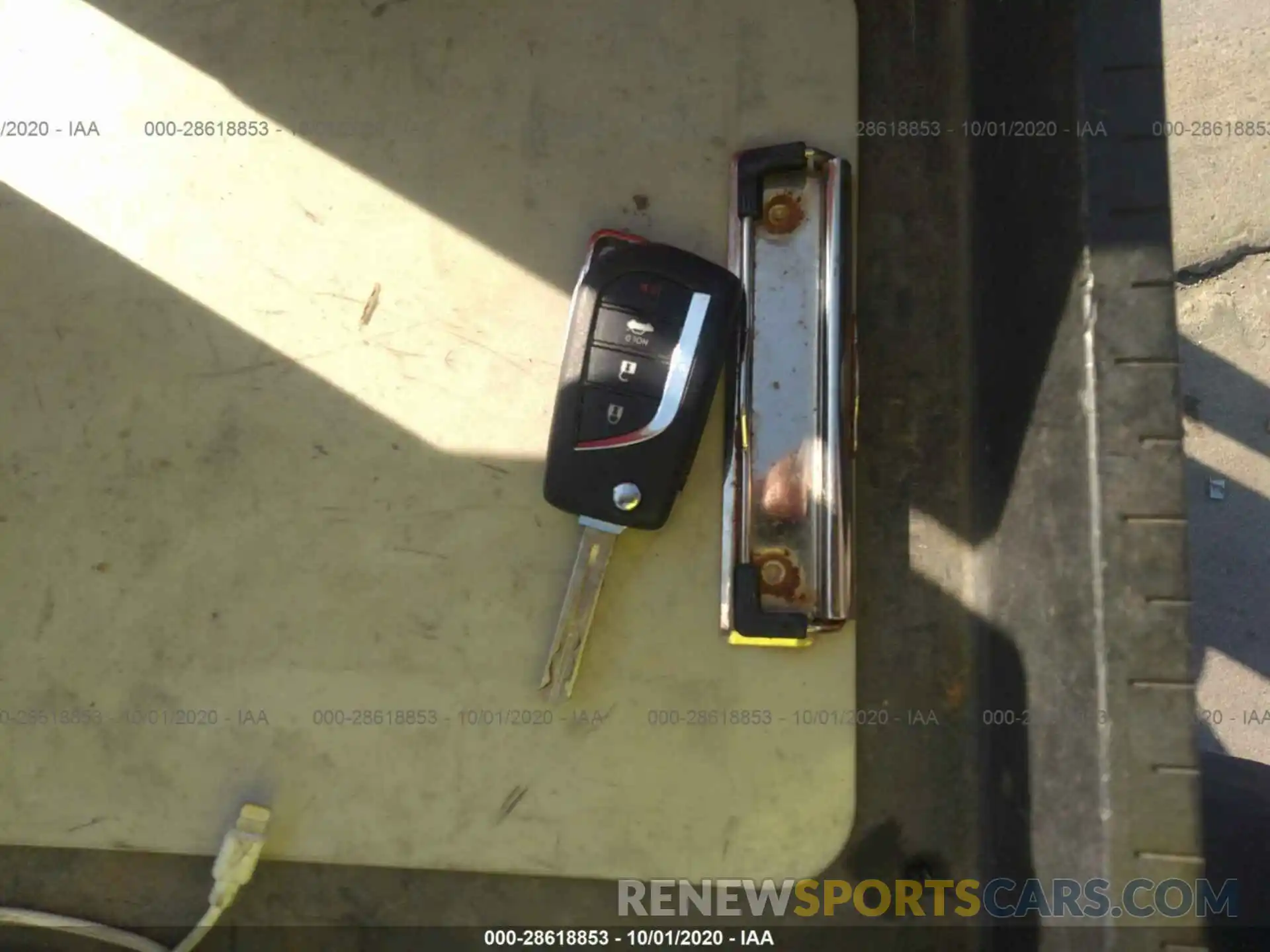 11 Photograph of a damaged car JTDEPRAE5LJ027631 TOYOTA COROLLA 2020