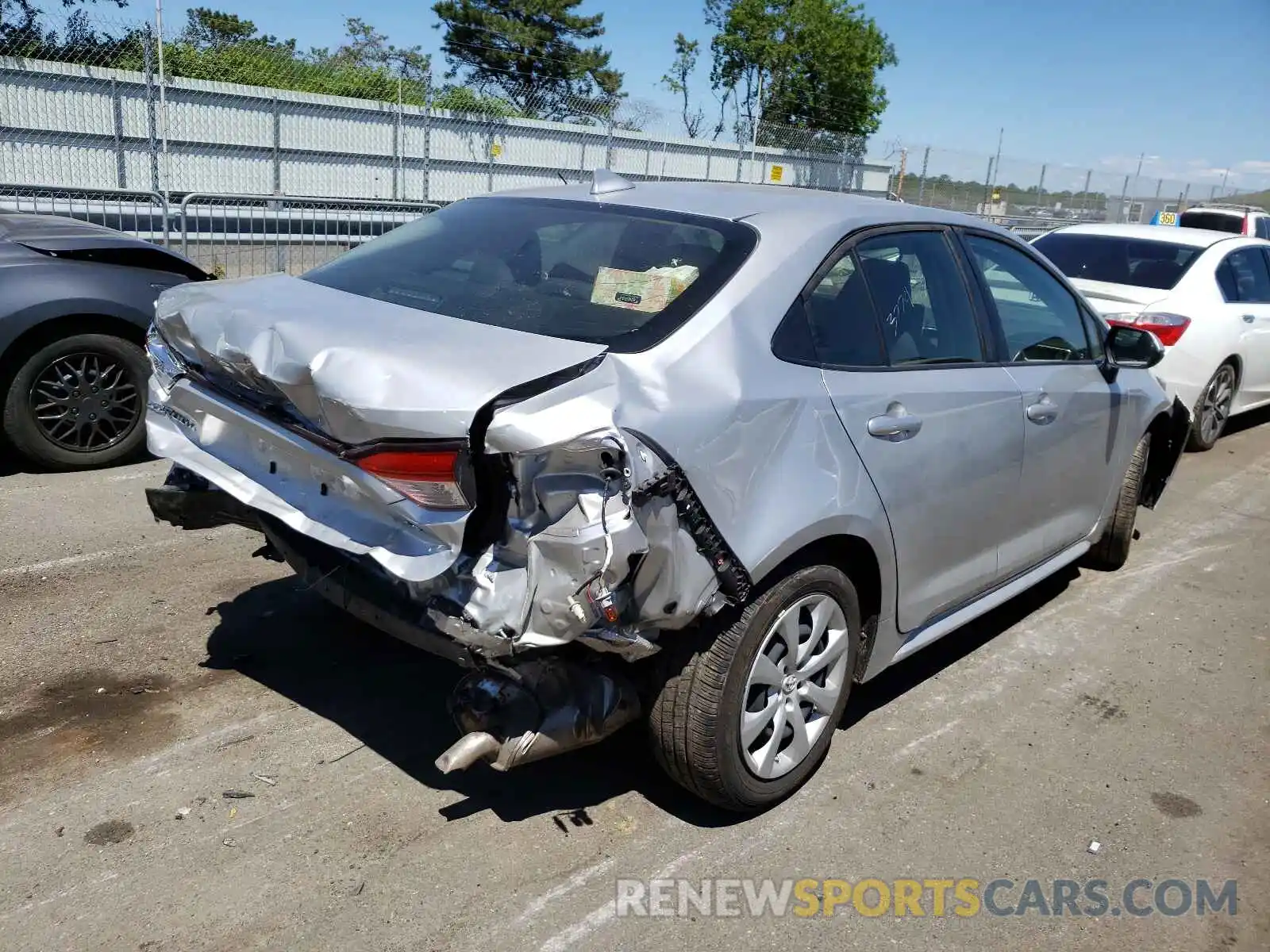 4 Photograph of a damaged car JTDEPRAE5LJ033266 TOYOTA COROLLA 2020