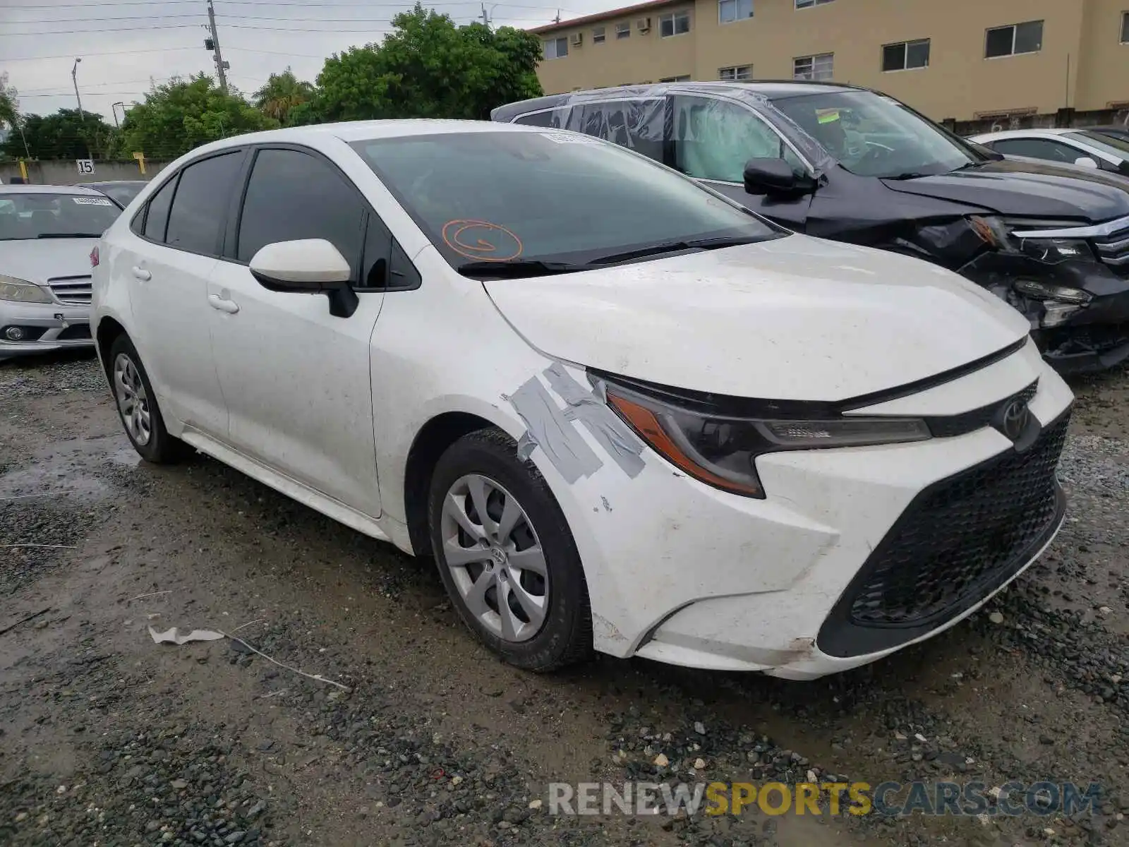 1 Photograph of a damaged car JTDEPRAE5LJ033512 TOYOTA COROLLA 2020