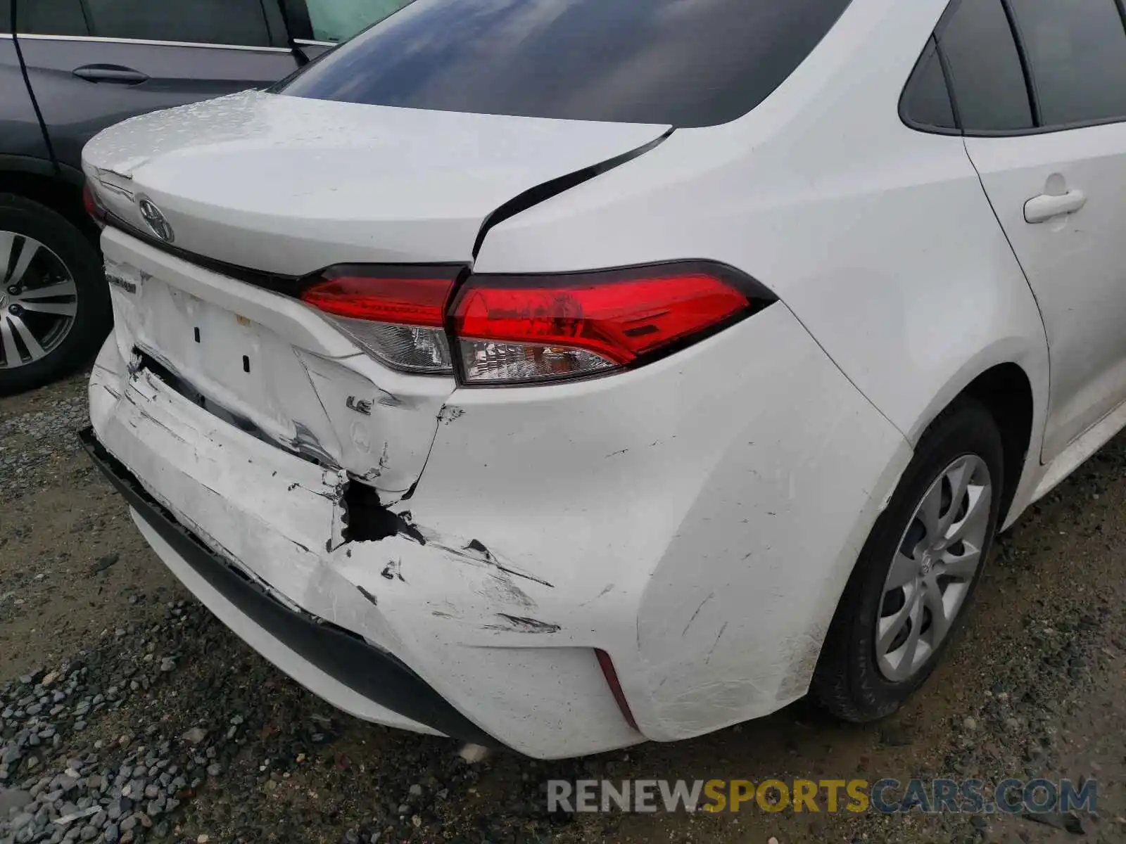 9 Photograph of a damaged car JTDEPRAE5LJ033512 TOYOTA COROLLA 2020