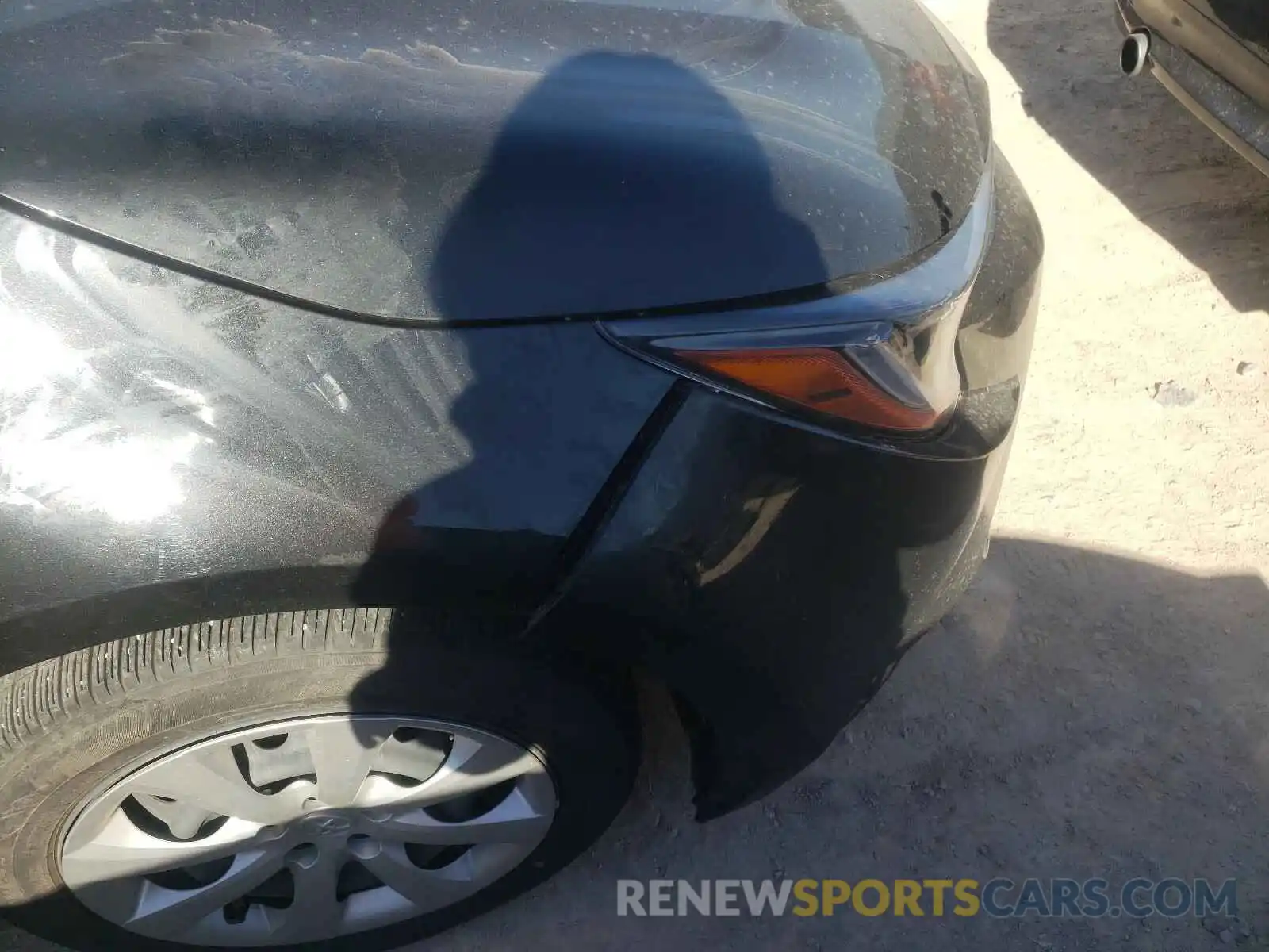 9 Photograph of a damaged car JTDEPRAE5LJ035275 TOYOTA COROLLA 2020