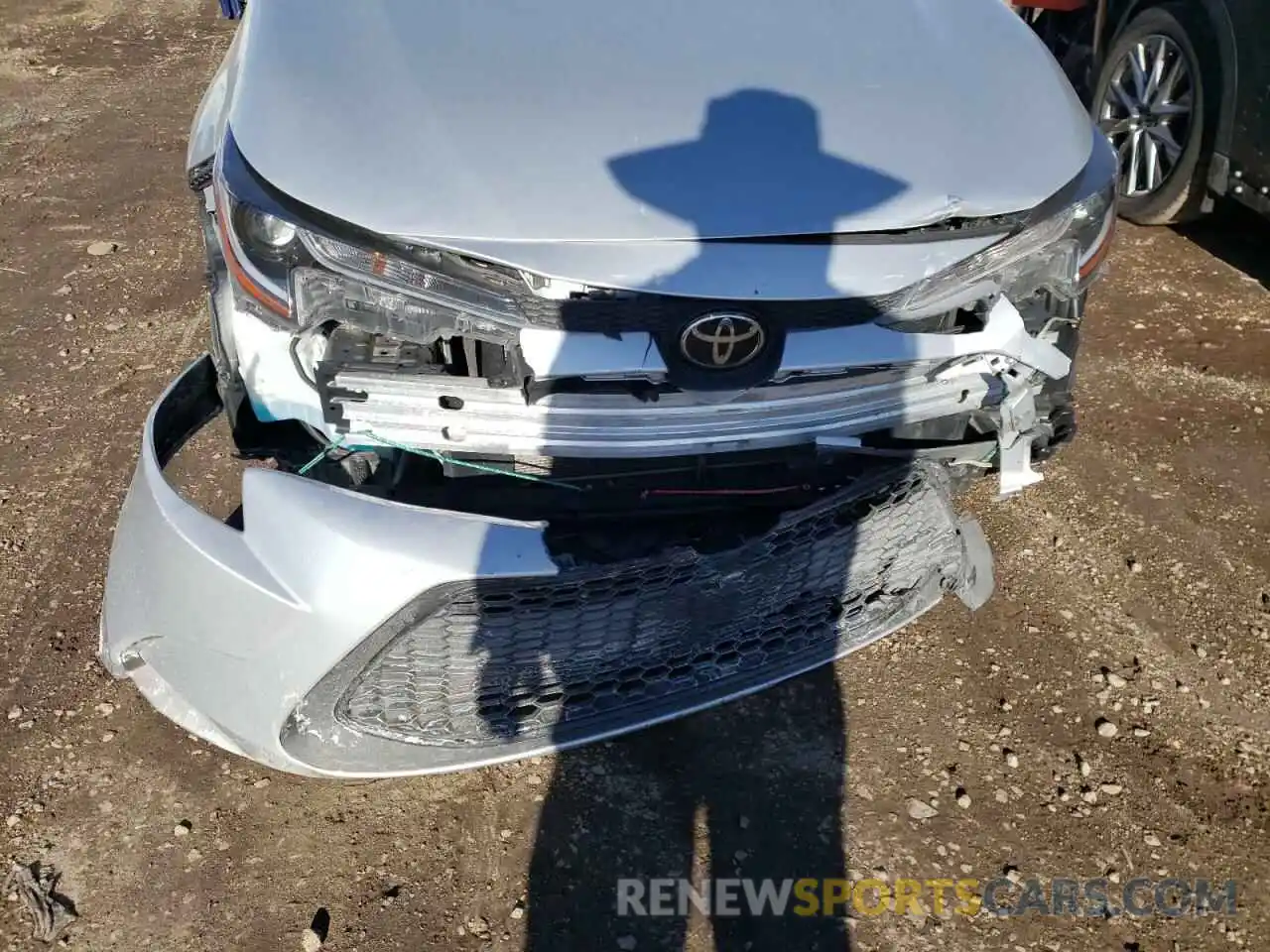 9 Photograph of a damaged car JTDEPRAE5LJ038046 TOYOTA COROLLA 2020