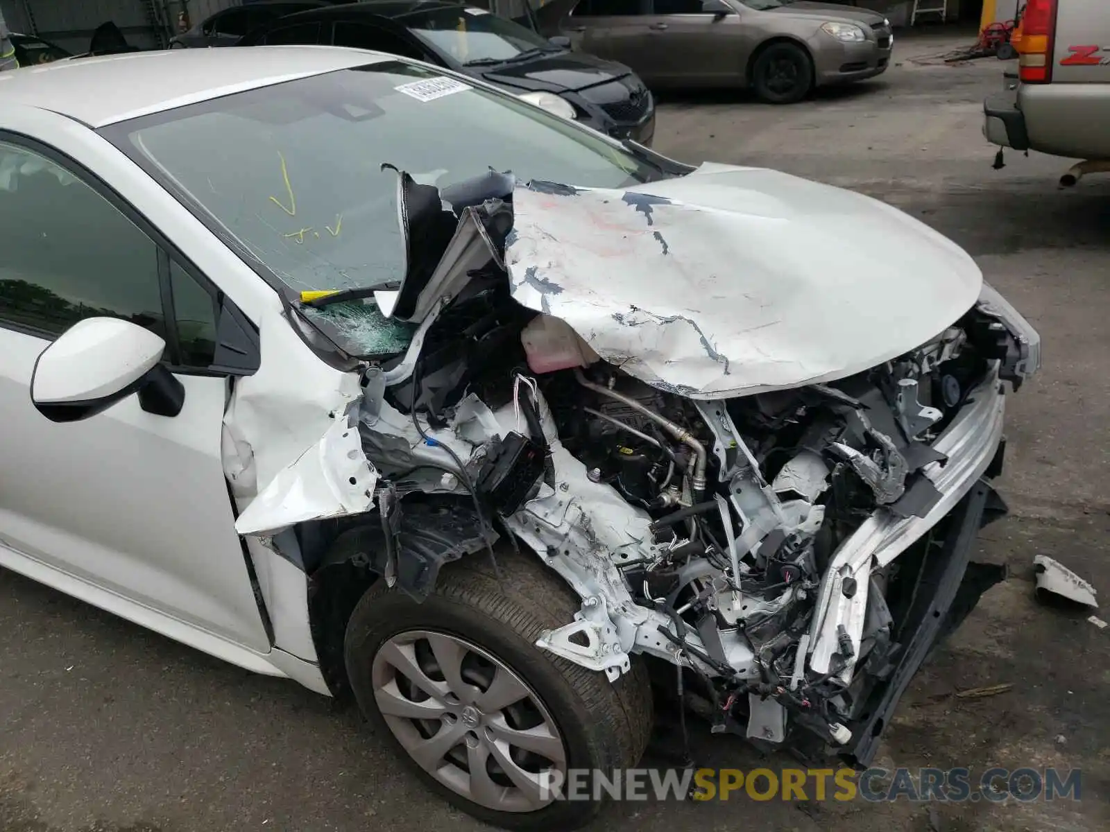 9 Photograph of a damaged car JTDEPRAE5LJ039133 TOYOTA COROLLA 2020