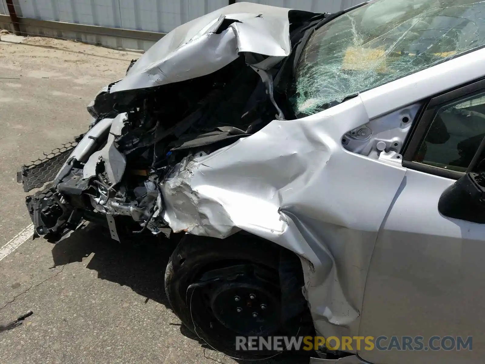 9 Photograph of a damaged car JTDEPRAE5LJ042579 TOYOTA COROLLA 2020