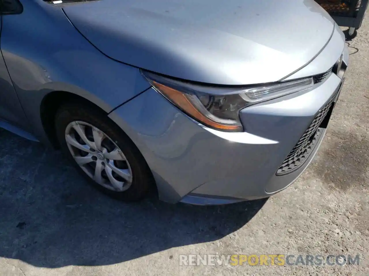 9 Photograph of a damaged car JTDEPRAE5LJ051704 TOYOTA COROLLA 2020