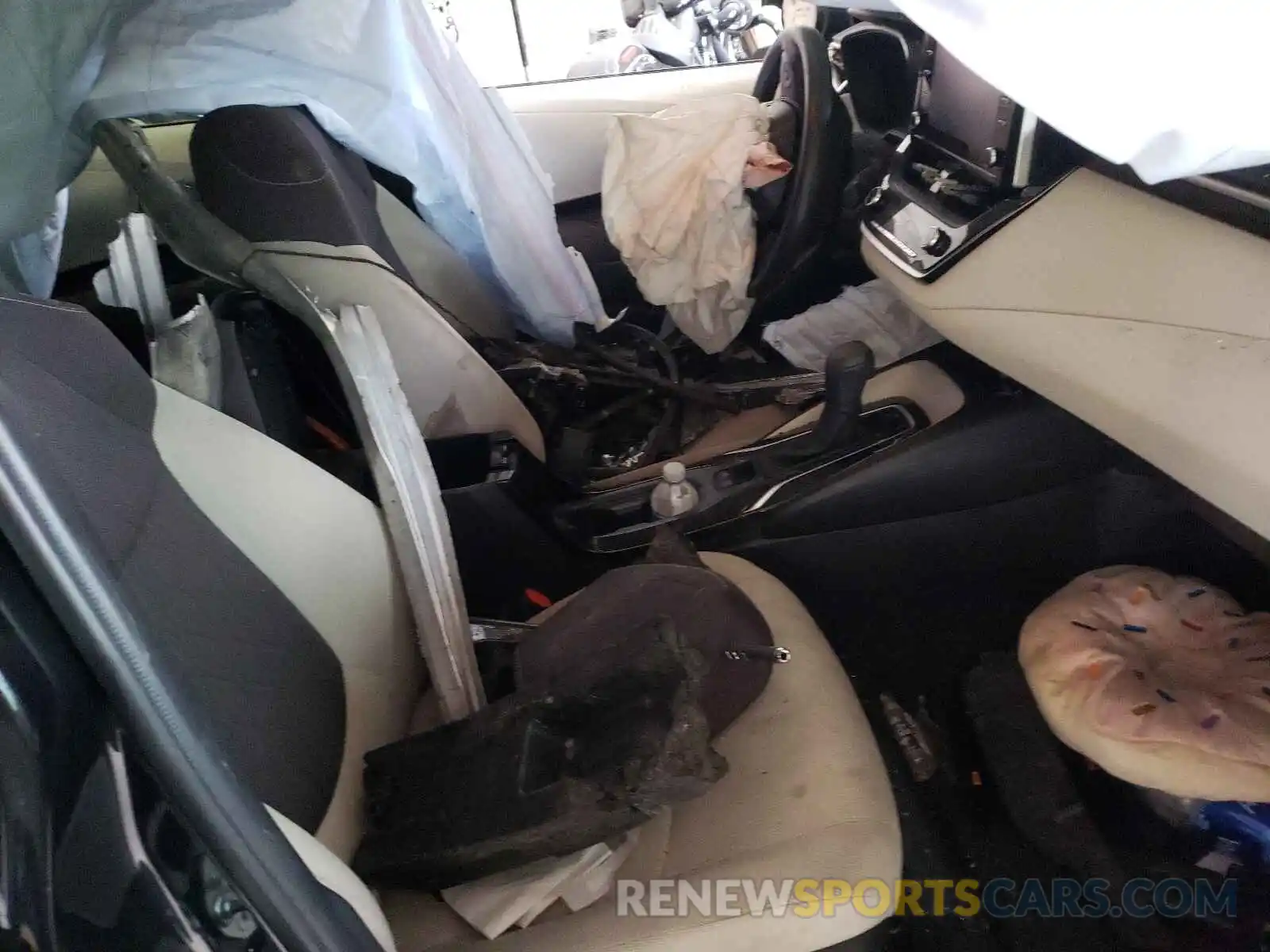 5 Photograph of a damaged car JTDEPRAE5LJ055705 TOYOTA COROLLA 2020