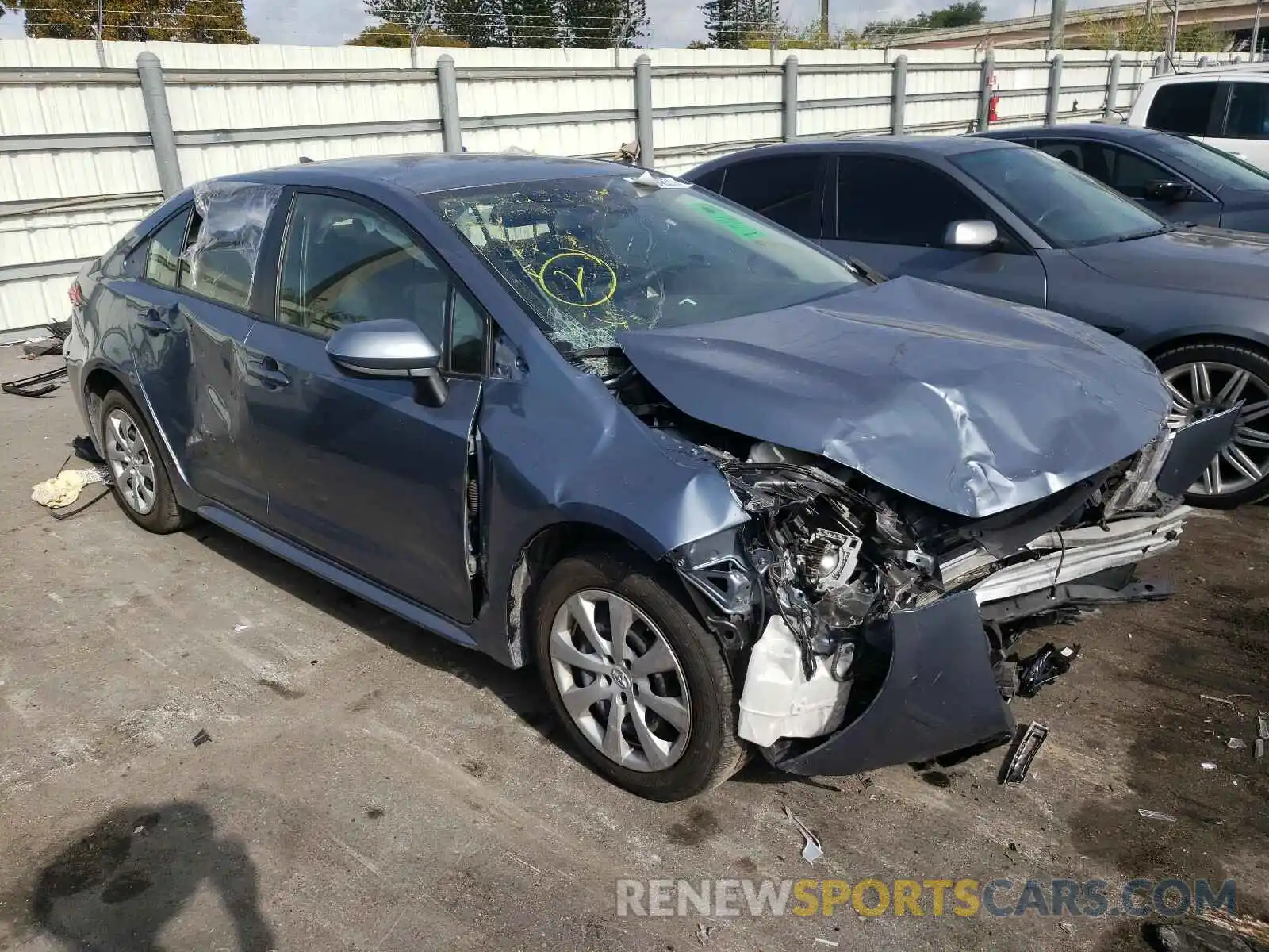 1 Photograph of a damaged car JTDEPRAE5LJ055963 TOYOTA COROLLA 2020