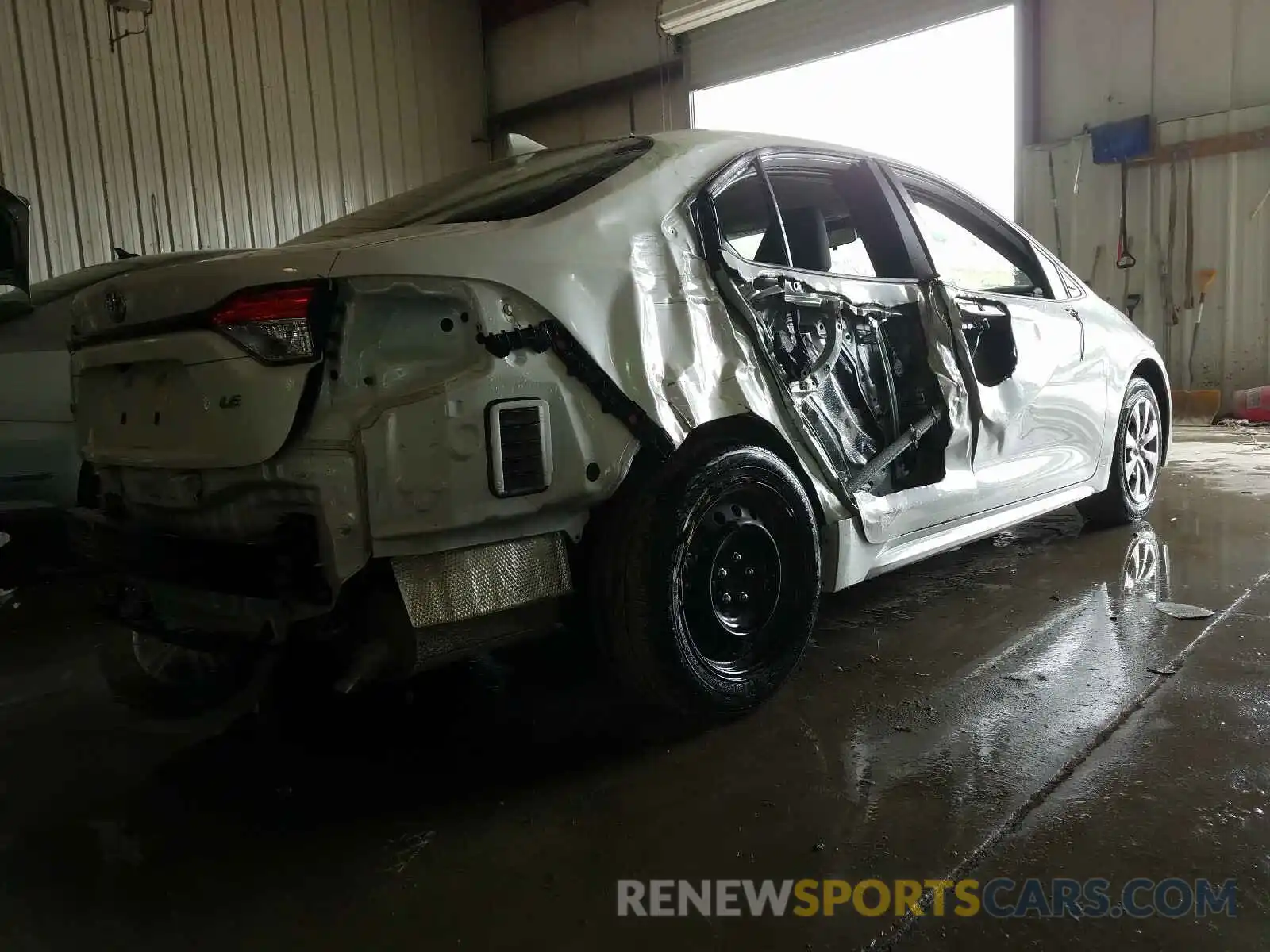 4 Photograph of a damaged car JTDEPRAE5LJ057504 TOYOTA COROLLA 2020