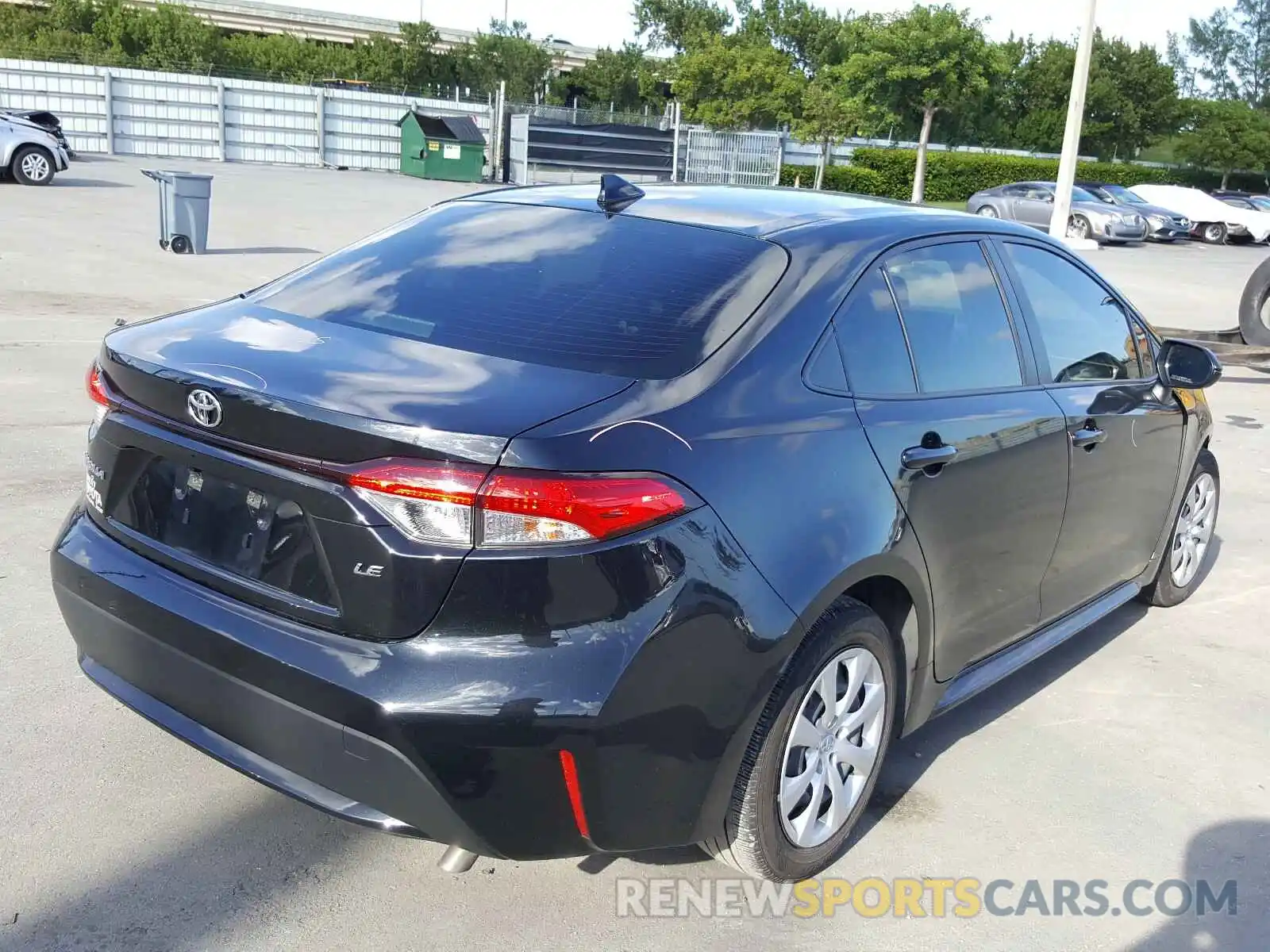 4 Photograph of a damaged car JTDEPRAE5LJ060404 TOYOTA COROLLA 2020