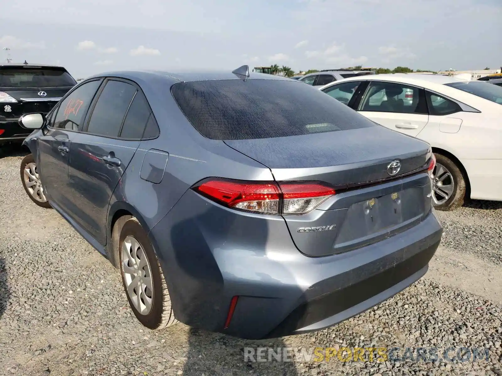 3 Photograph of a damaged car JTDEPRAE5LJ062556 TOYOTA COROLLA 2020