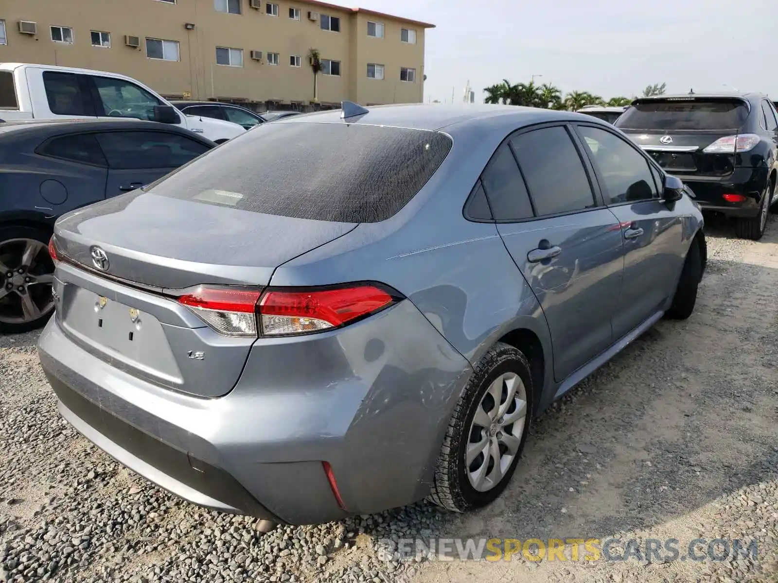 4 Photograph of a damaged car JTDEPRAE5LJ062556 TOYOTA COROLLA 2020