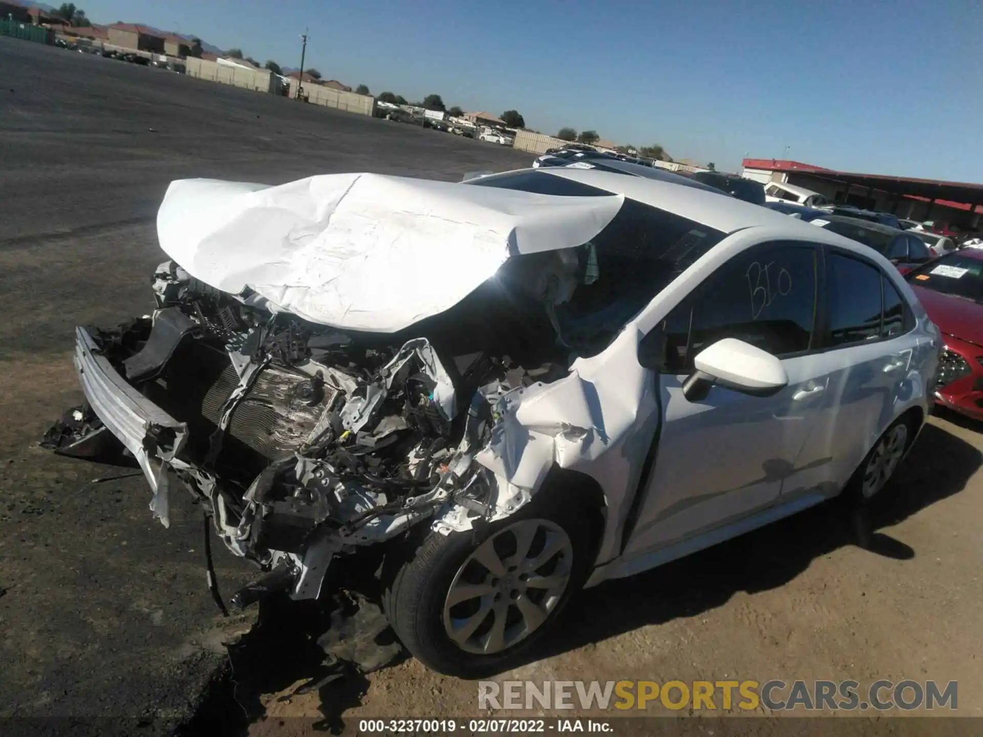 2 Photograph of a damaged car JTDEPRAE5LJ063108 TOYOTA COROLLA 2020