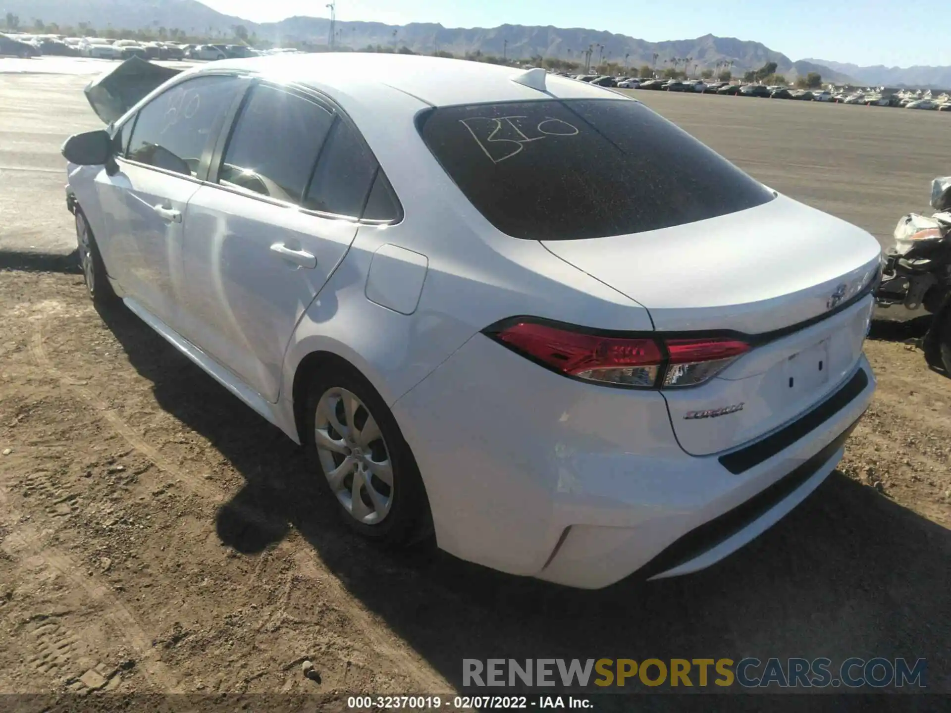 3 Photograph of a damaged car JTDEPRAE5LJ063108 TOYOTA COROLLA 2020