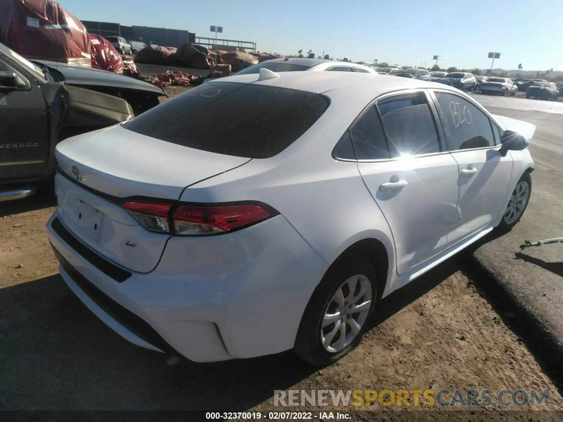 4 Photograph of a damaged car JTDEPRAE5LJ063108 TOYOTA COROLLA 2020