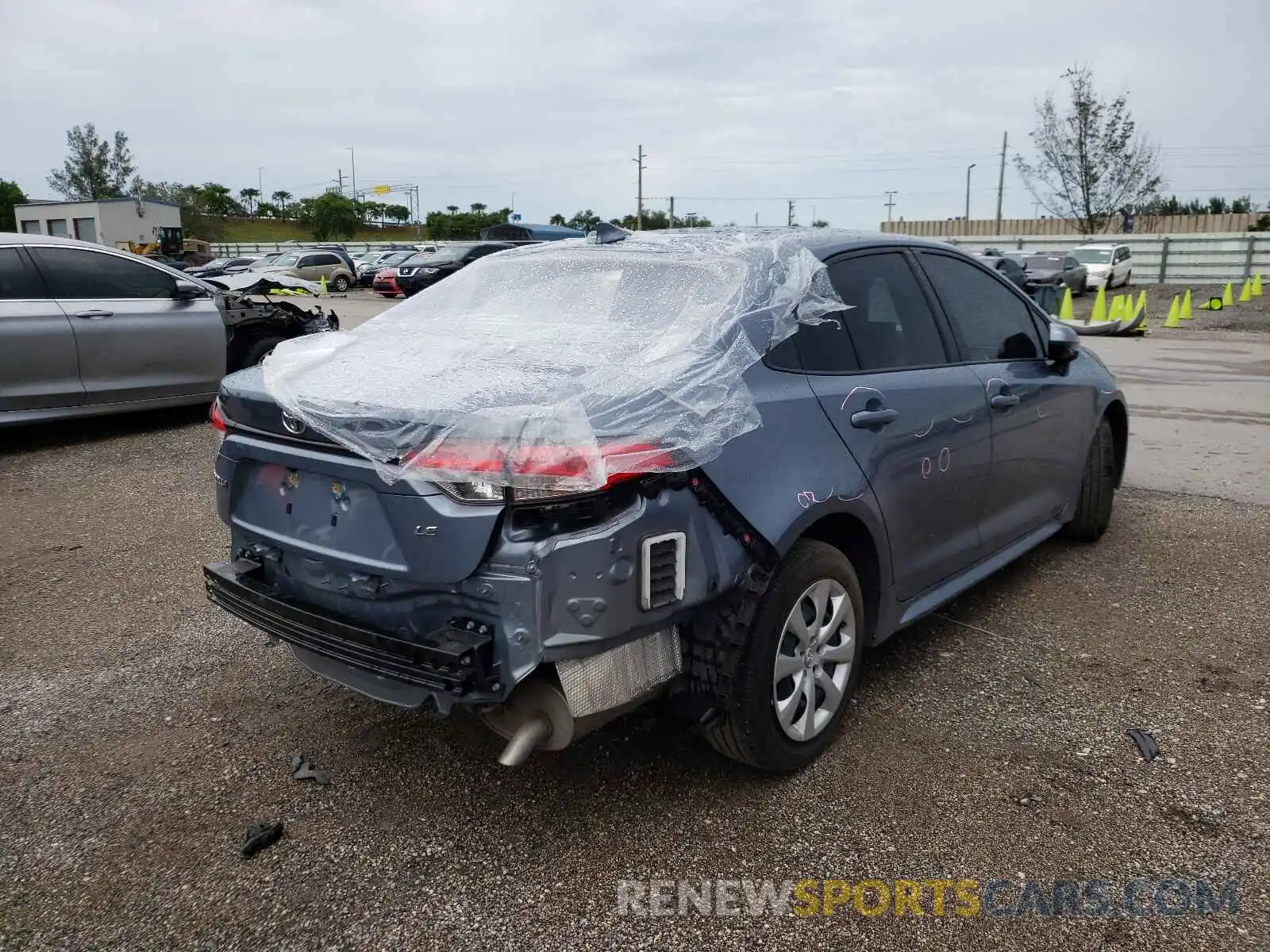 4 Photograph of a damaged car JTDEPRAE5LJ067658 TOYOTA COROLLA 2020