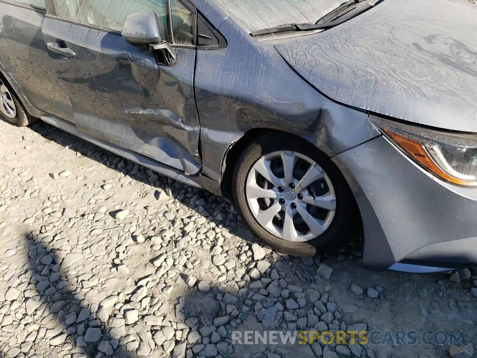 9 Photograph of a damaged car JTDEPRAE5LJ069393 TOYOTA COROLLA 2020