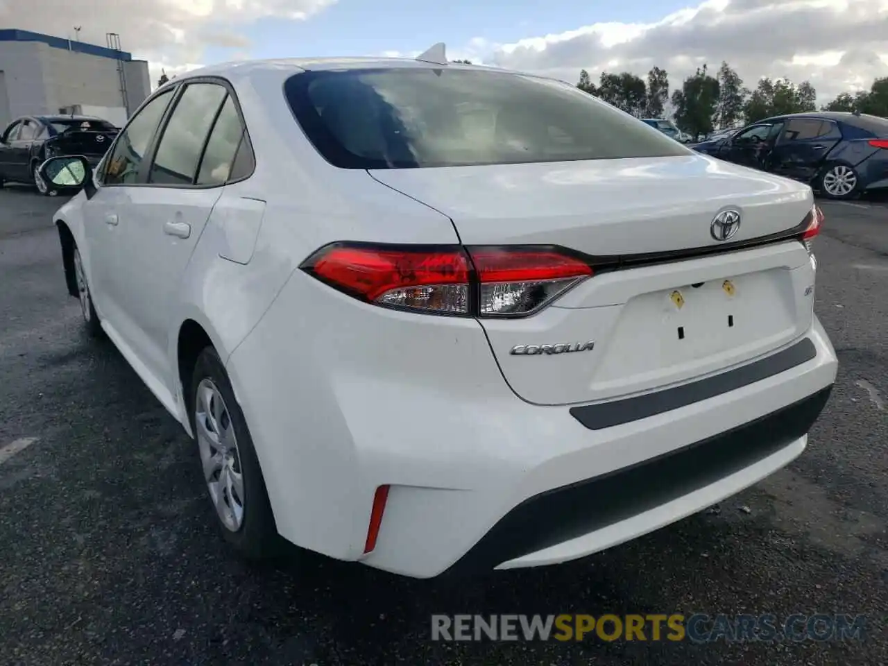 3 Photograph of a damaged car JTDEPRAE5LJ071502 TOYOTA COROLLA 2020