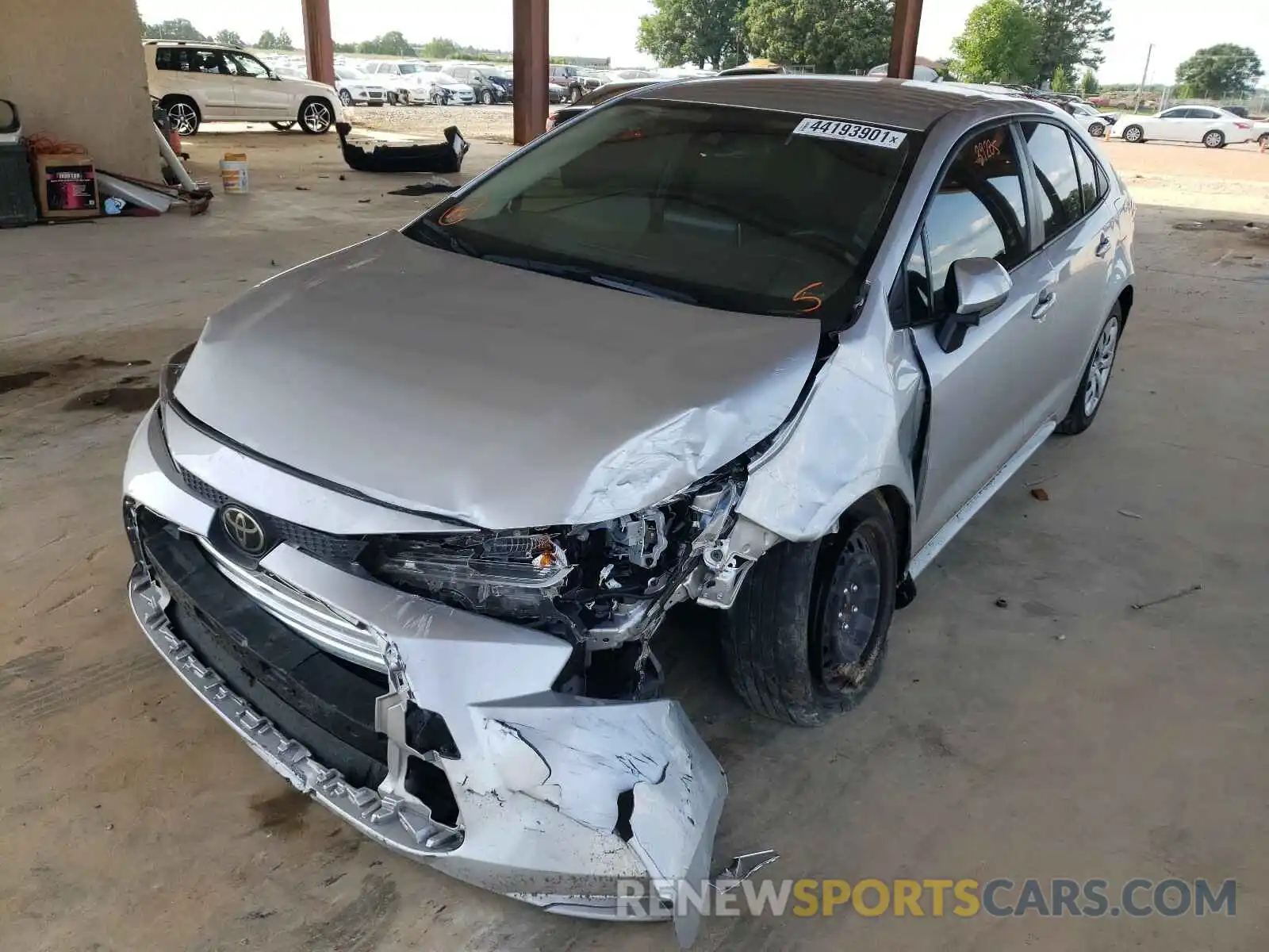 2 Photograph of a damaged car JTDEPRAE5LJ075985 TOYOTA COROLLA 2020