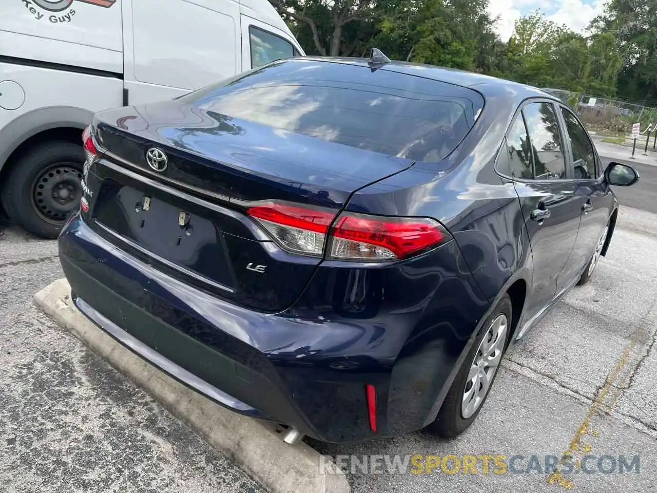 4 Photograph of a damaged car JTDEPRAE5LJ076912 TOYOTA COROLLA 2020