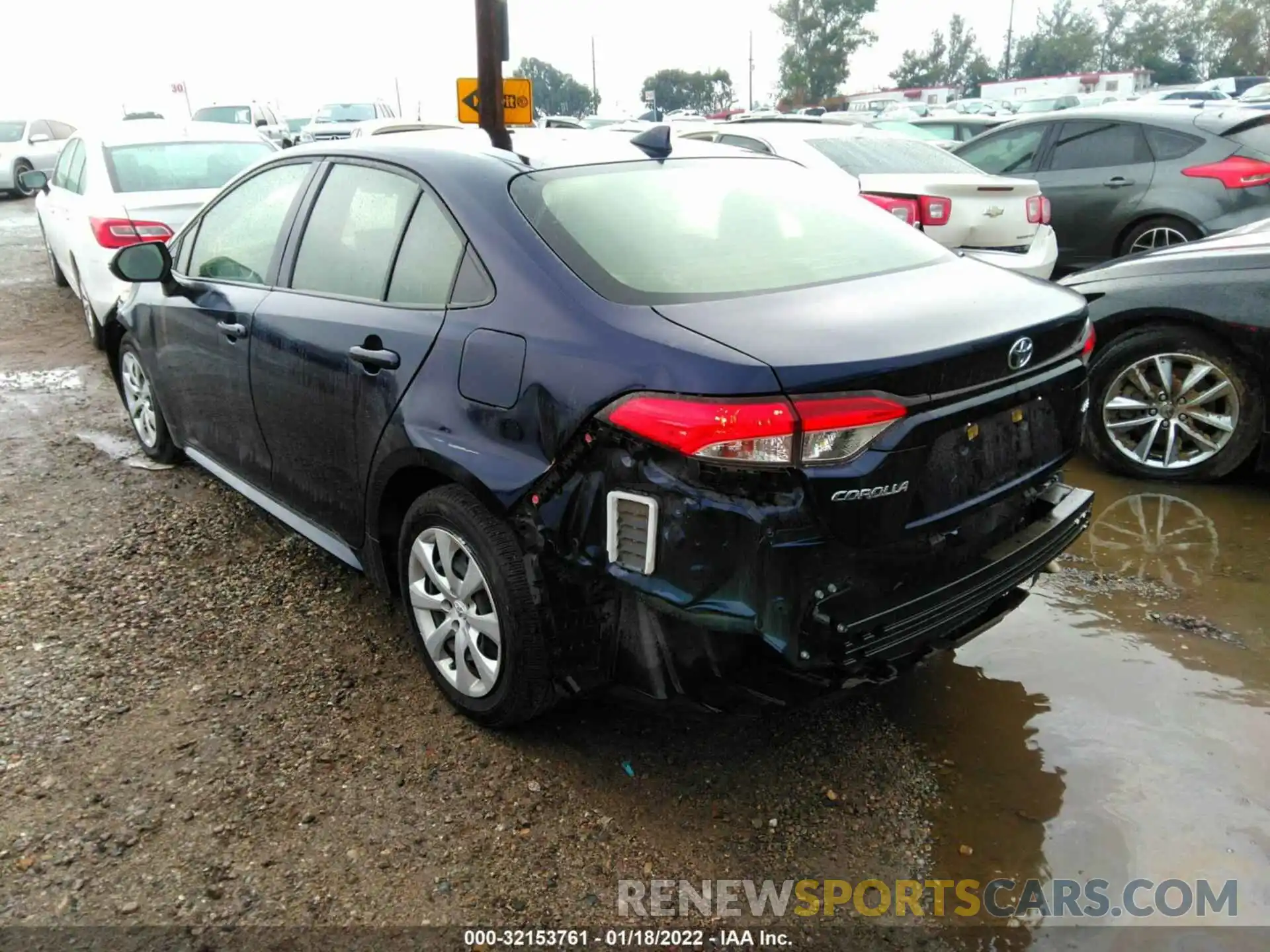 3 Photograph of a damaged car JTDEPRAE5LJ077056 TOYOTA COROLLA 2020